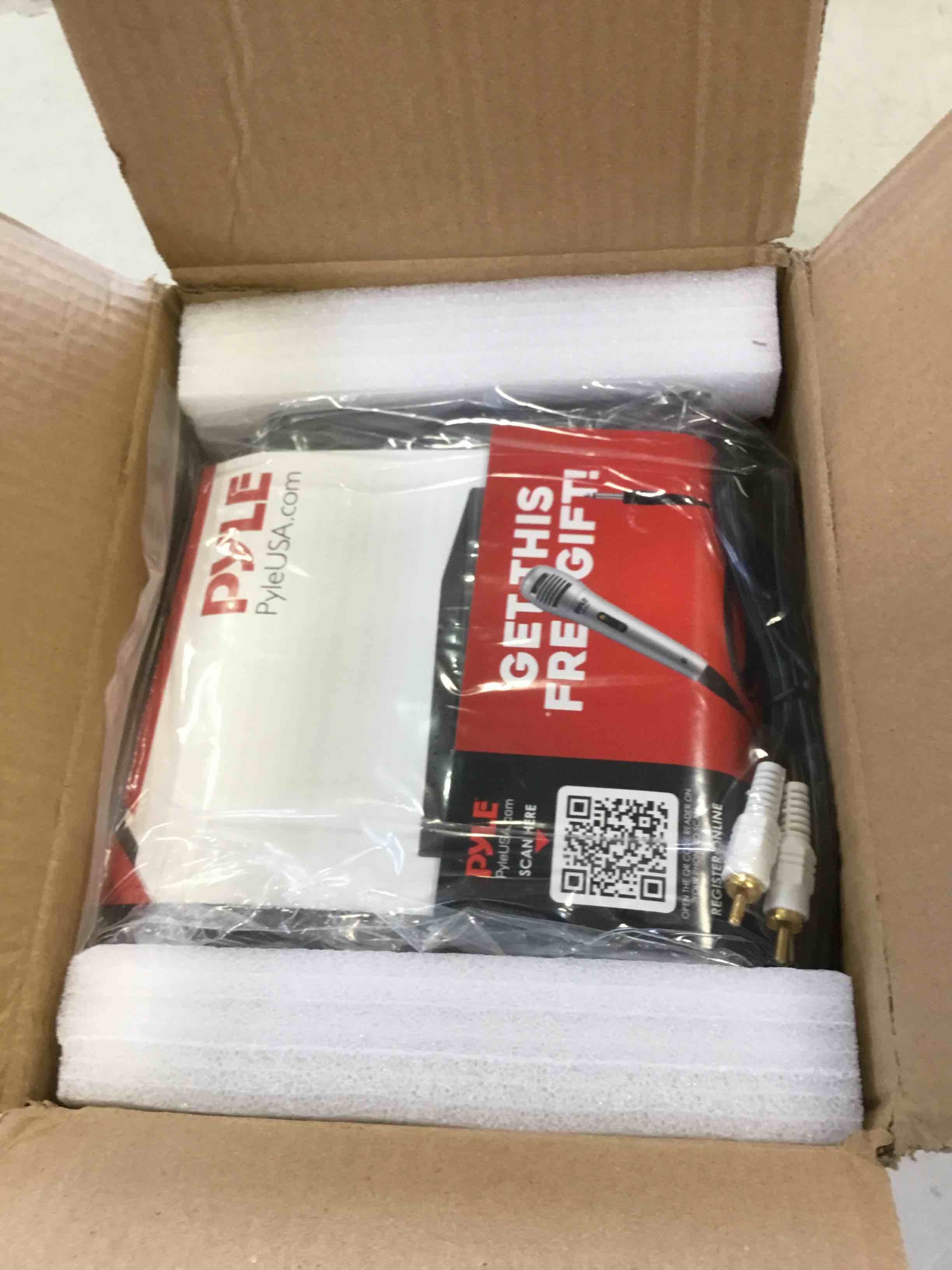 https://s3.amazonaws.com/lotting-images-prod/bidfta/RED5835982_1706806251120.jpeg