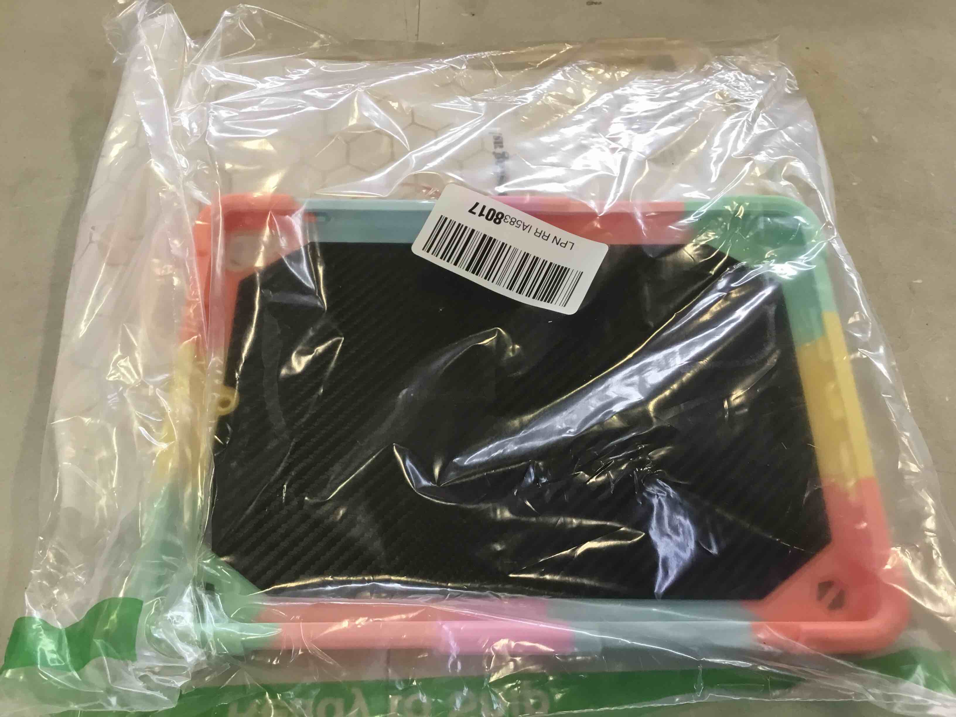 https://s3.amazonaws.com/lotting-images-prod/bidfta/RED5835989_1706809300916.jpeg