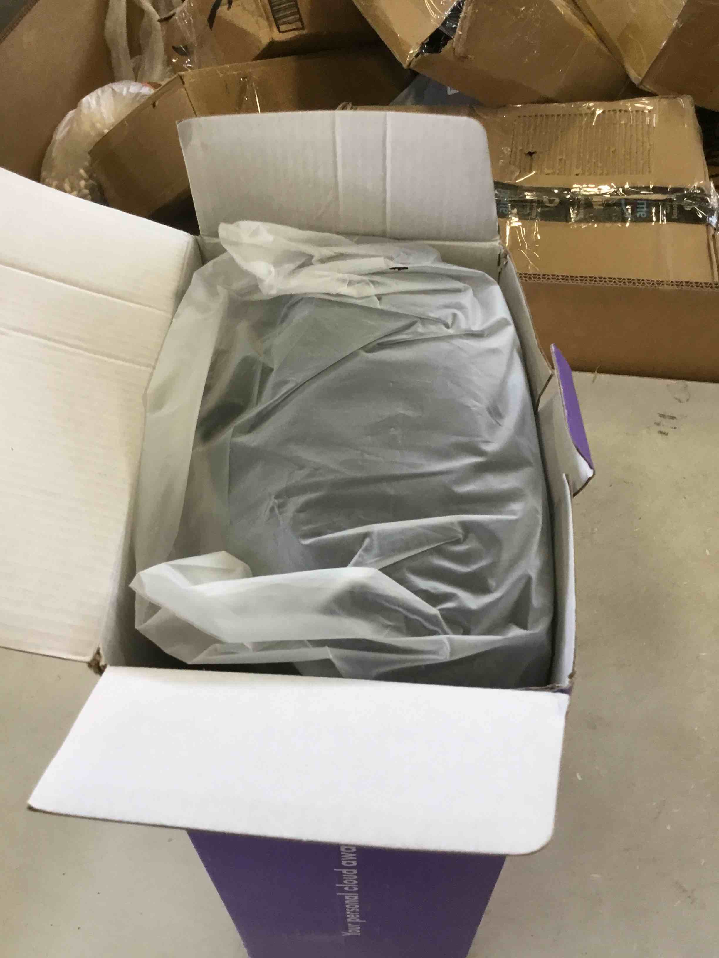 https://s3.amazonaws.com/lotting-images-prod/bidfta/RED5836024_1706812317536.jpeg