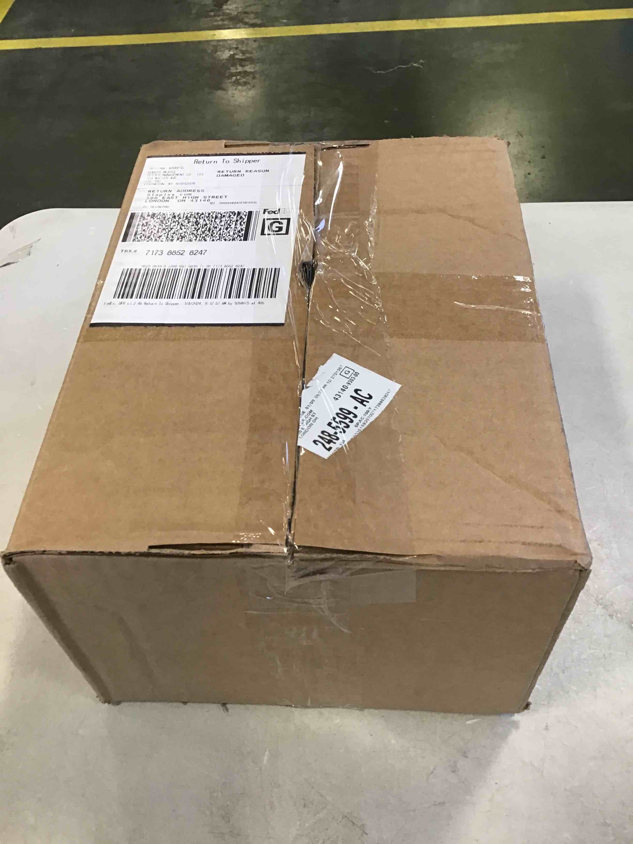 https://s3.amazonaws.com/lotting-images-prod/bidfta/RED5836616_1707148837085.jpeg