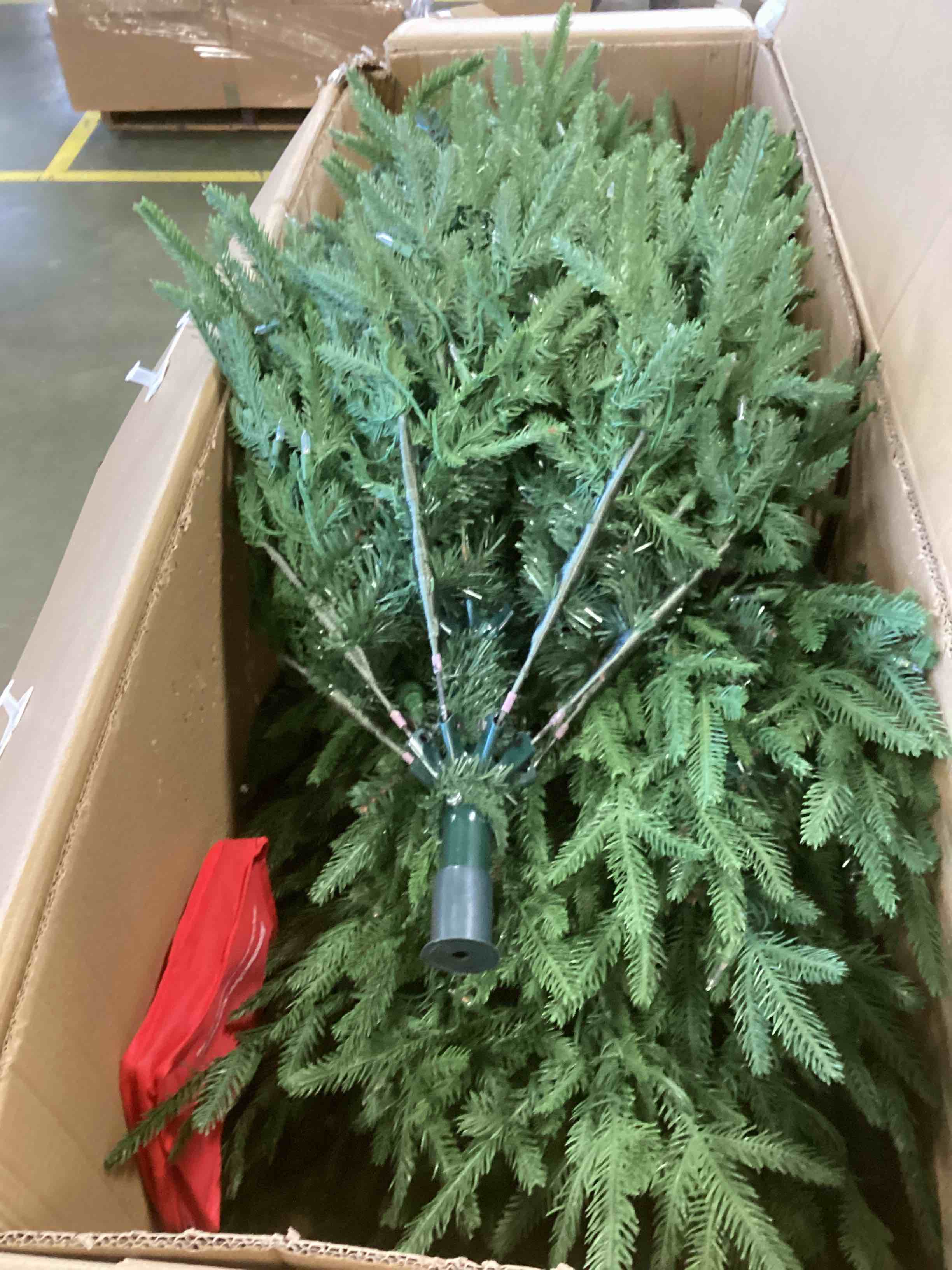 https://s3.amazonaws.com/lotting-images-prod/bidfta/RED5837965_1707747829339.jpeg