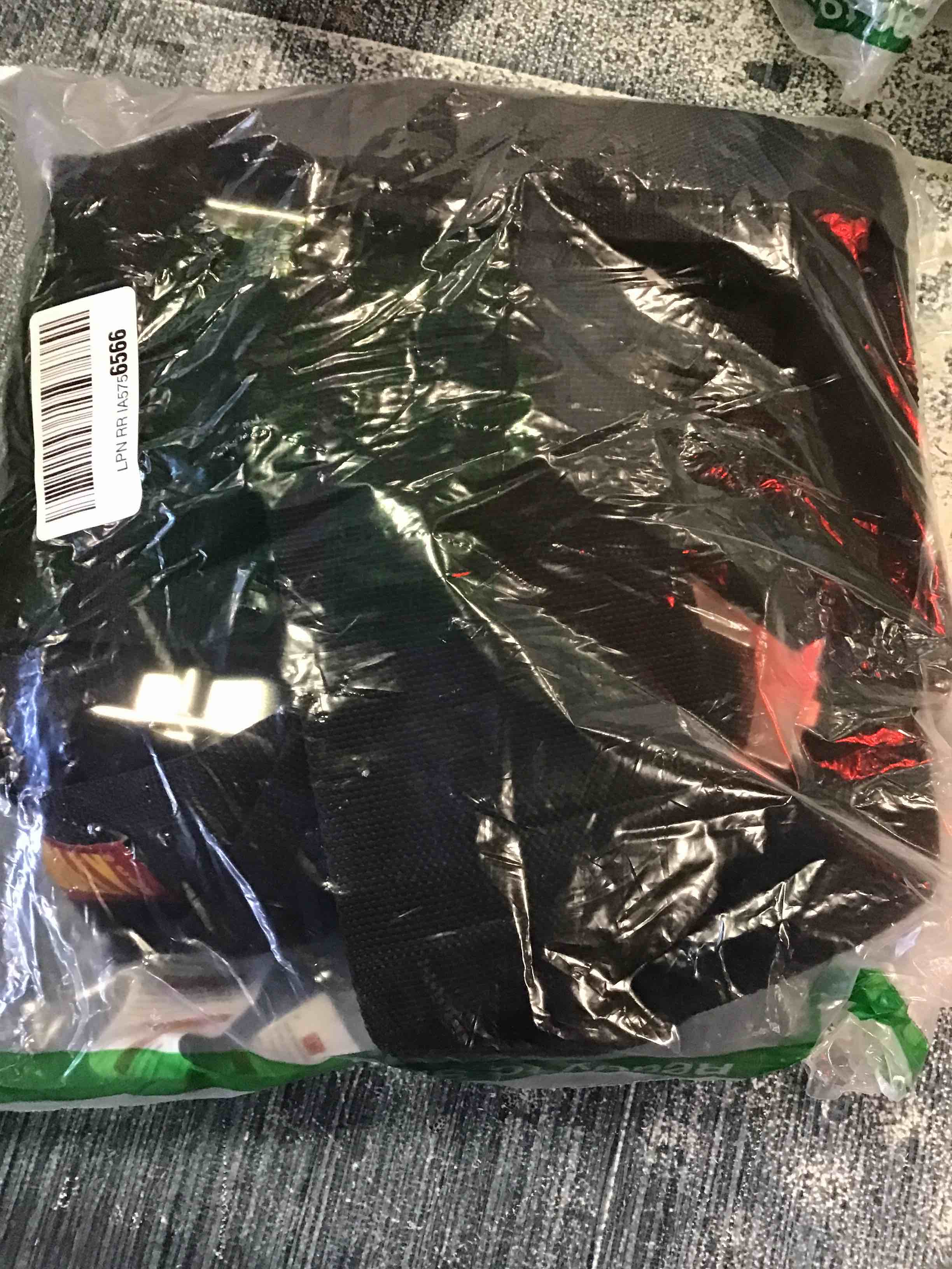 https://s3.amazonaws.com/lotting-images-prod/bidfta/RED5839013_1706798694801.jpeg