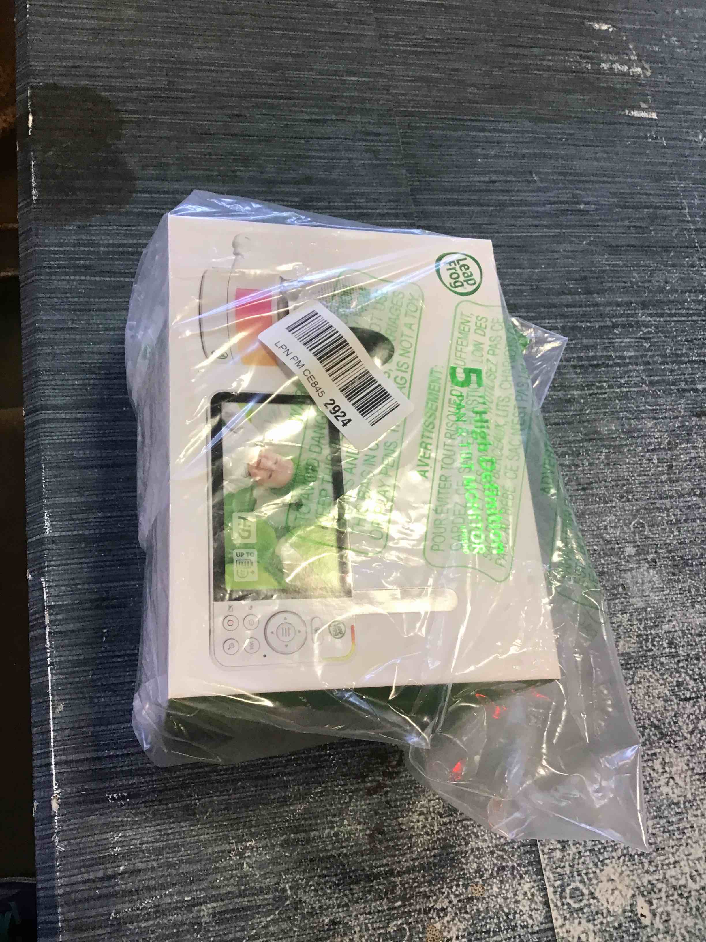 https://s3.amazonaws.com/lotting-images-prod/bidfta/RED5839016_1706799035153.jpeg