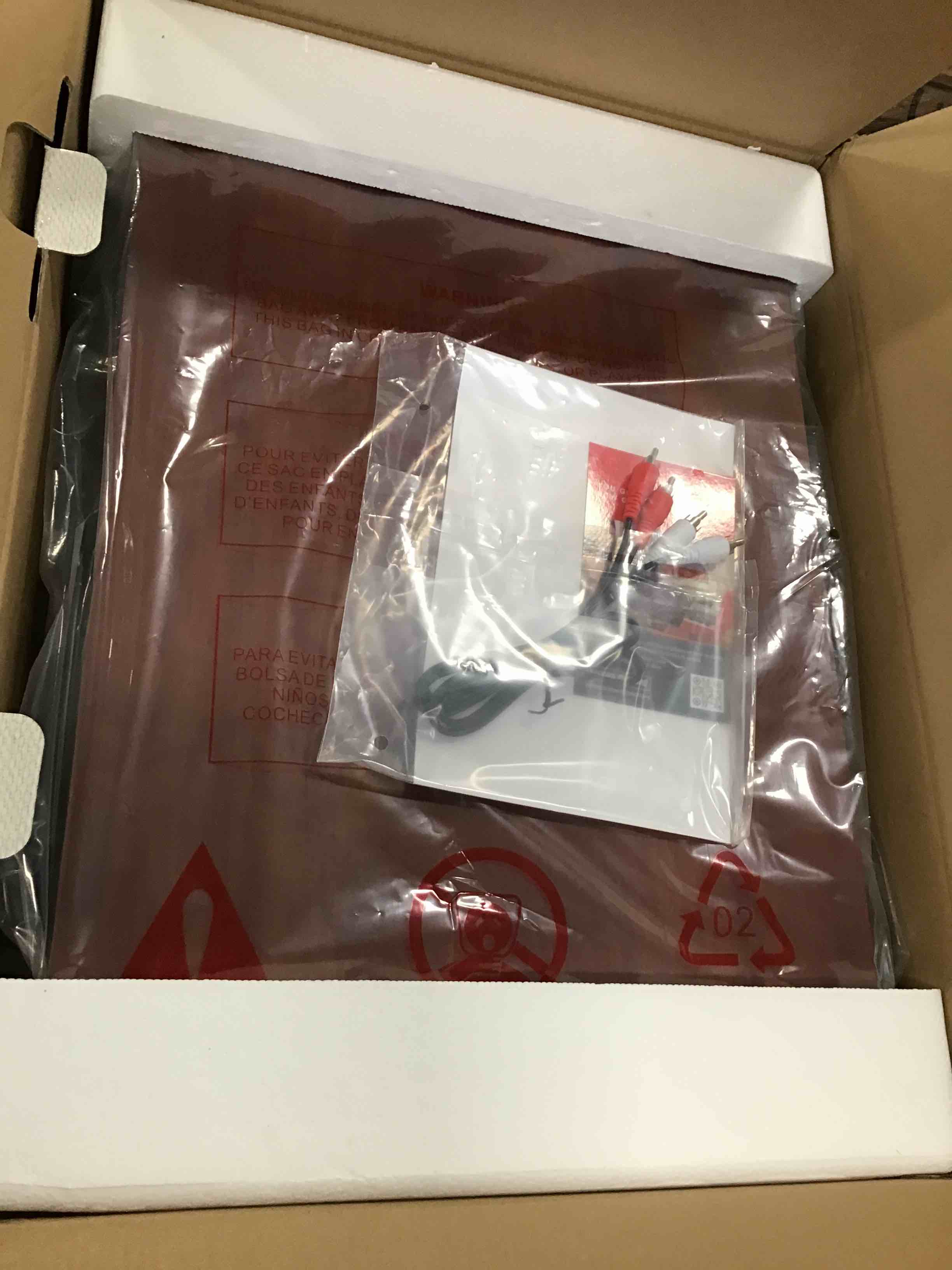 https://s3.amazonaws.com/lotting-images-prod/bidfta/RED5839253_1706984178752.jpeg