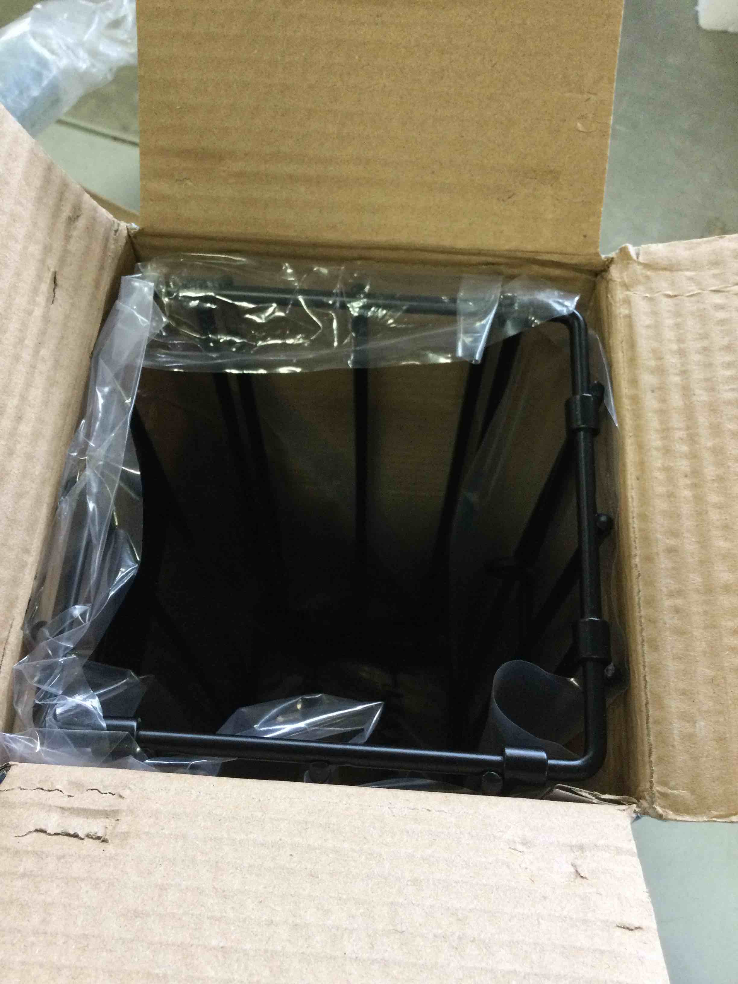 https://s3.amazonaws.com/lotting-images-prod/bidfta/RED5839631_1708099690621.jpeg
