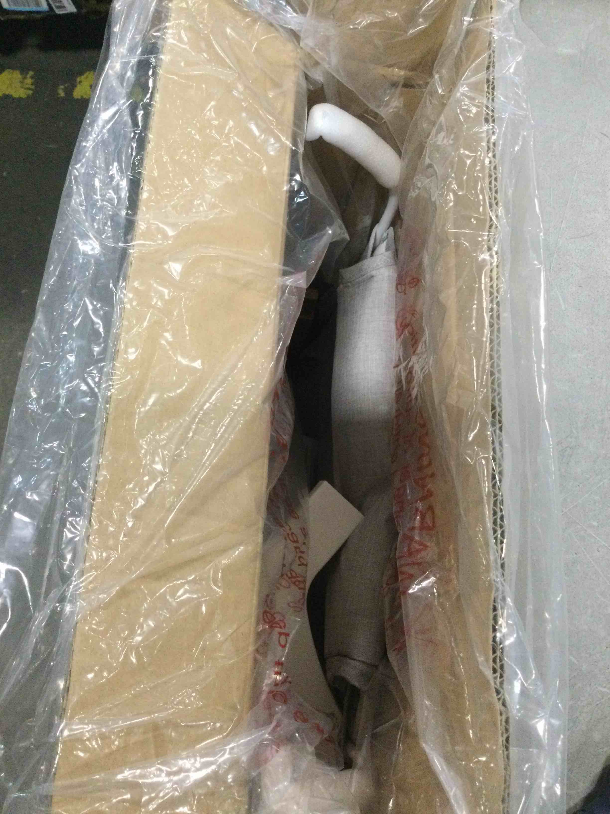 https://s3.amazonaws.com/lotting-images-prod/bidfta/RED5839682_1708184692488.jpeg