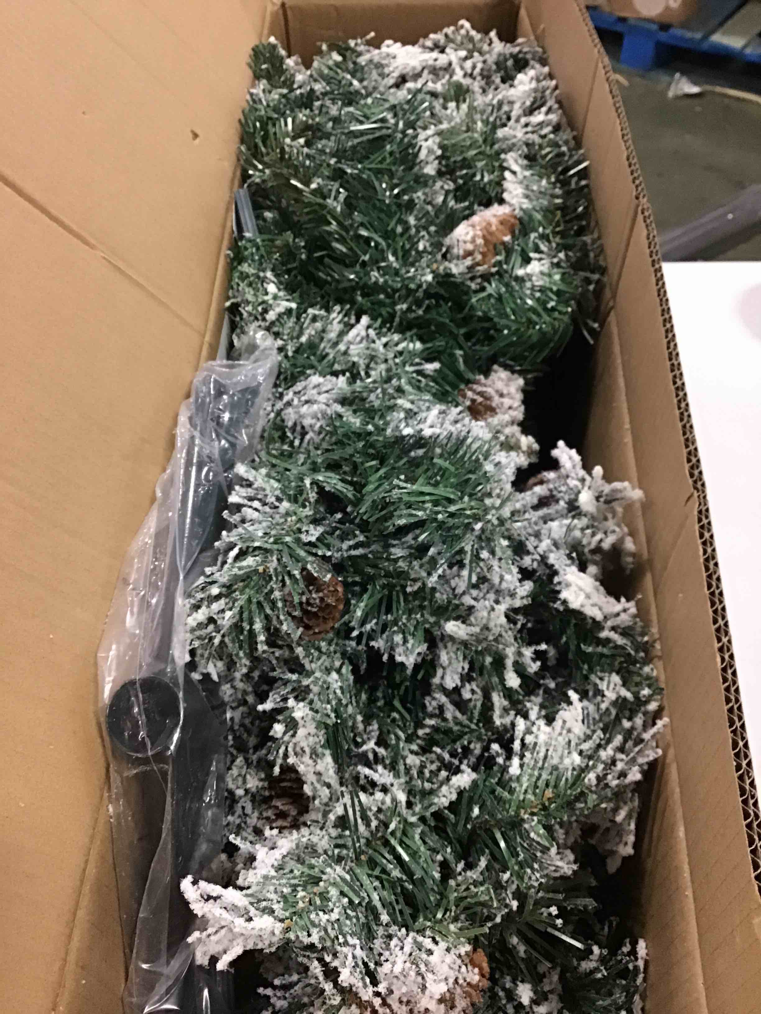 https://s3.amazonaws.com/lotting-images-prod/bidfta/RED5839964_1705332436756.jpeg