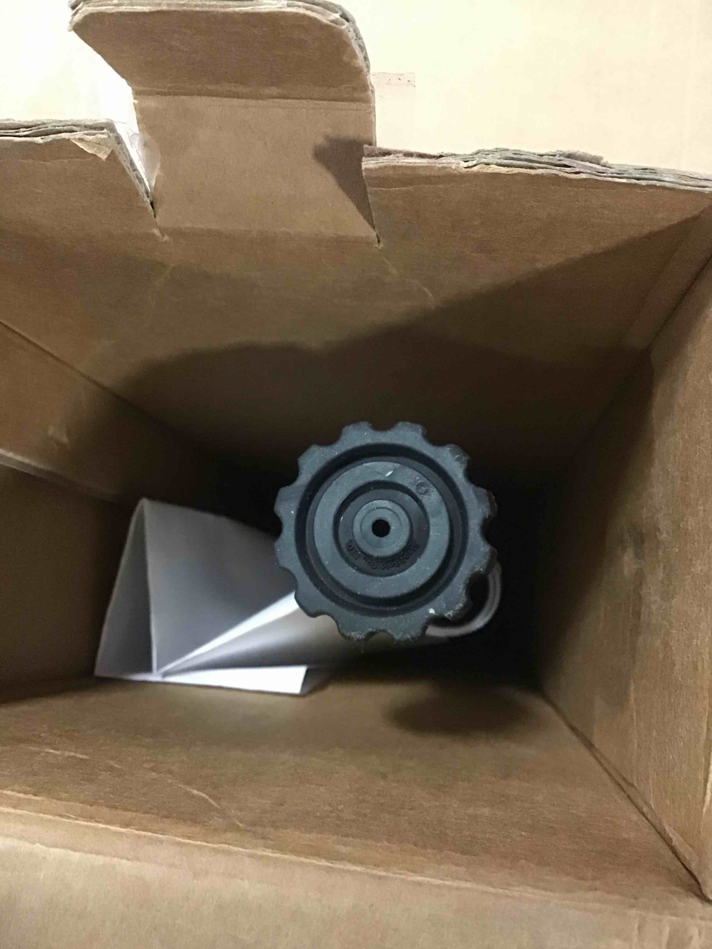 https://s3.amazonaws.com/lotting-images-prod/bidfta/RED5840049_1705413502408.jpeg