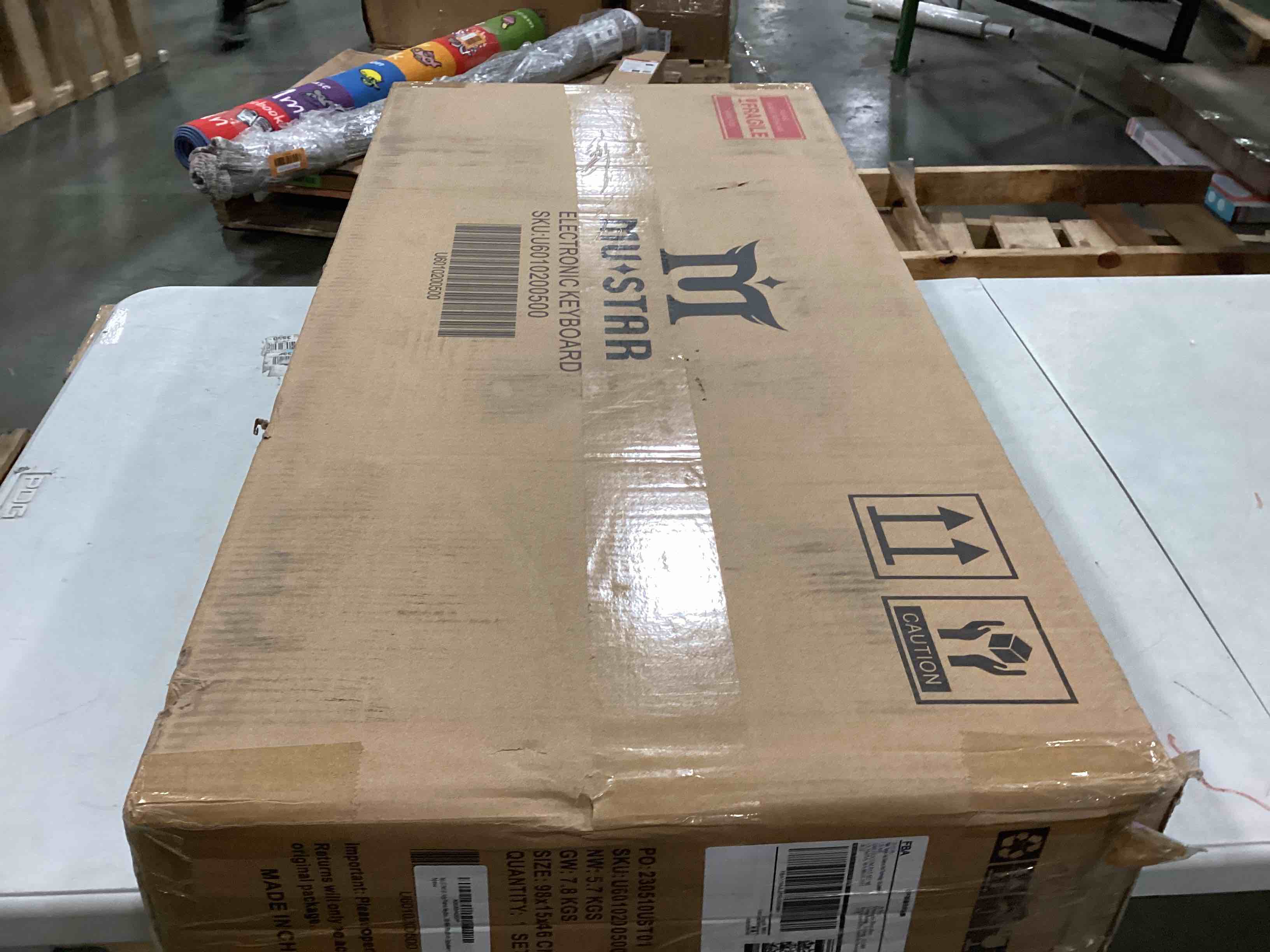 https://s3.amazonaws.com/lotting-images-prod/bidfta/RED5840583_1706012788640.jpeg