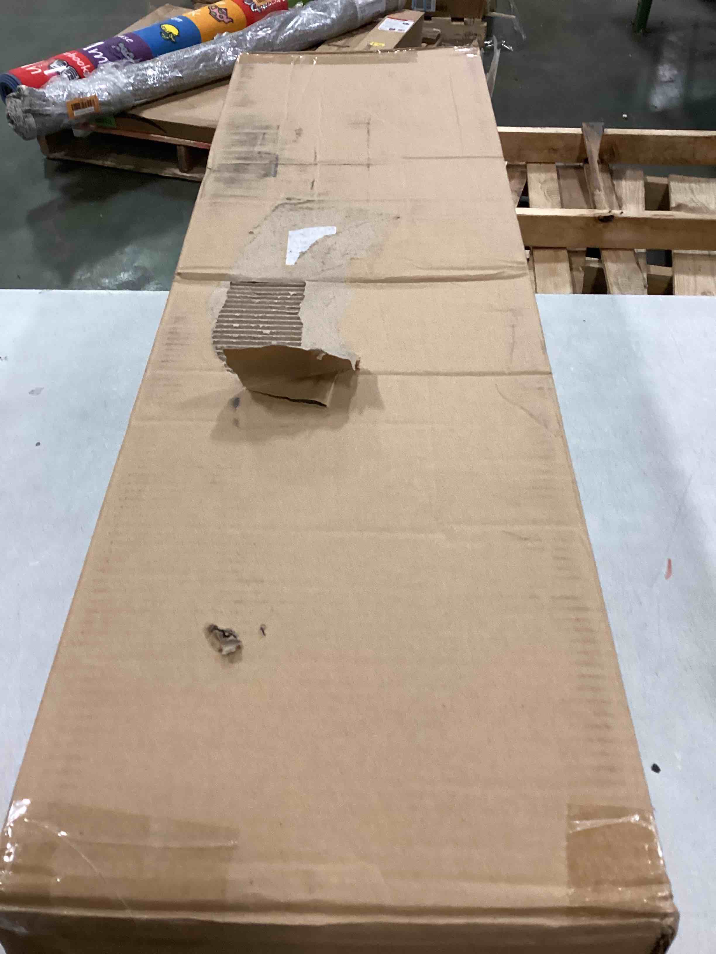 https://s3.amazonaws.com/lotting-images-prod/bidfta/RED5840585_1706012410595.jpeg