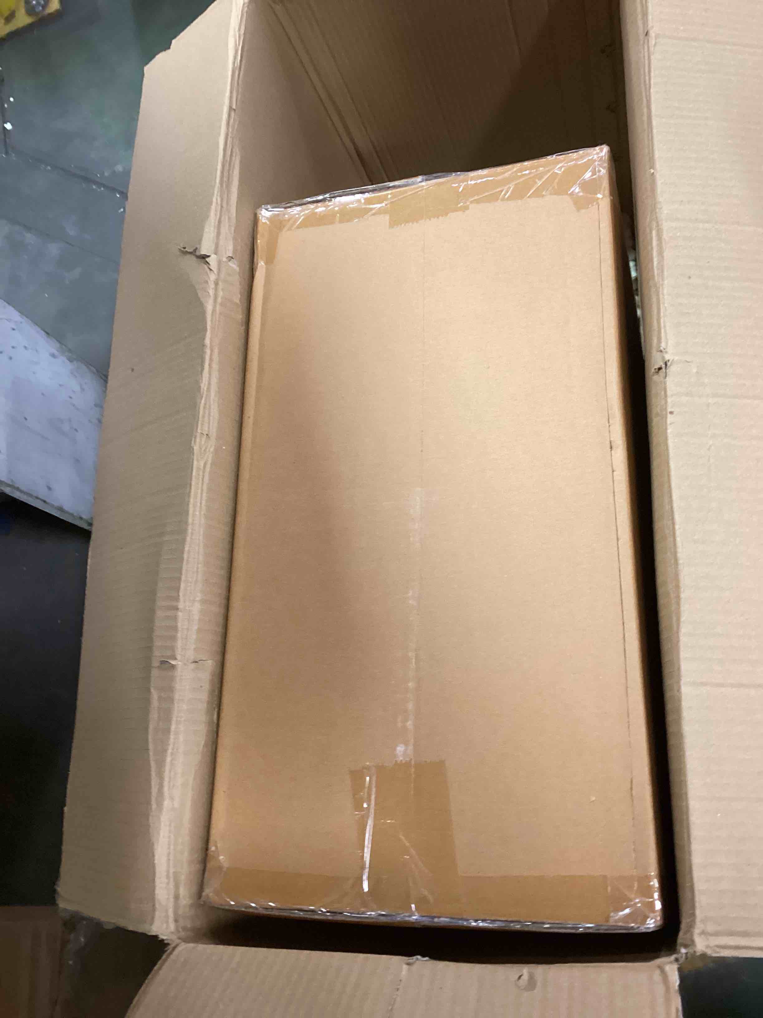 https://s3.amazonaws.com/lotting-images-prod/bidfta/RED5840696_1705609464515.jpeg