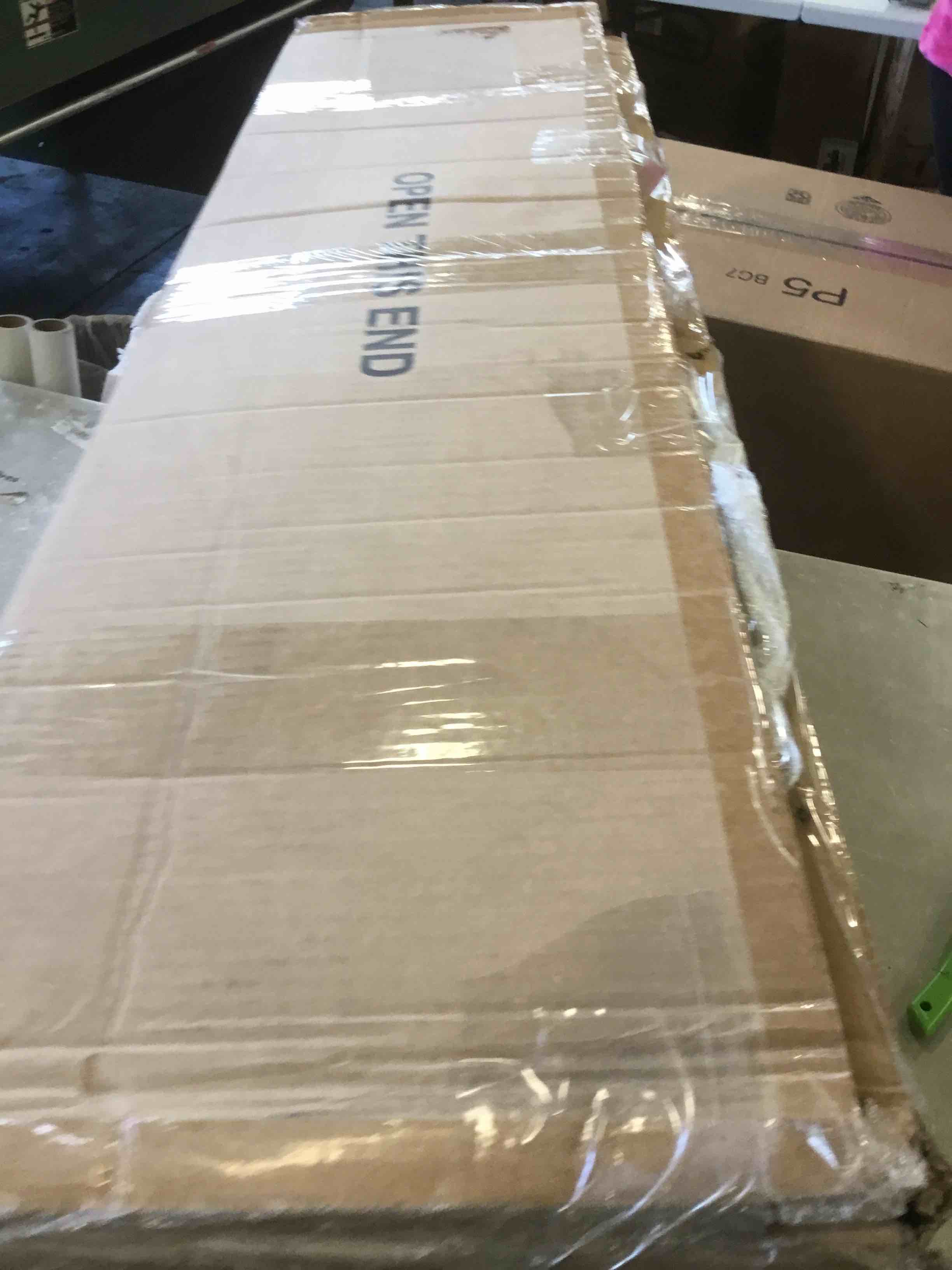https://s3.amazonaws.com/lotting-images-prod/bidfta/RED5841212_1705957462417.jpeg