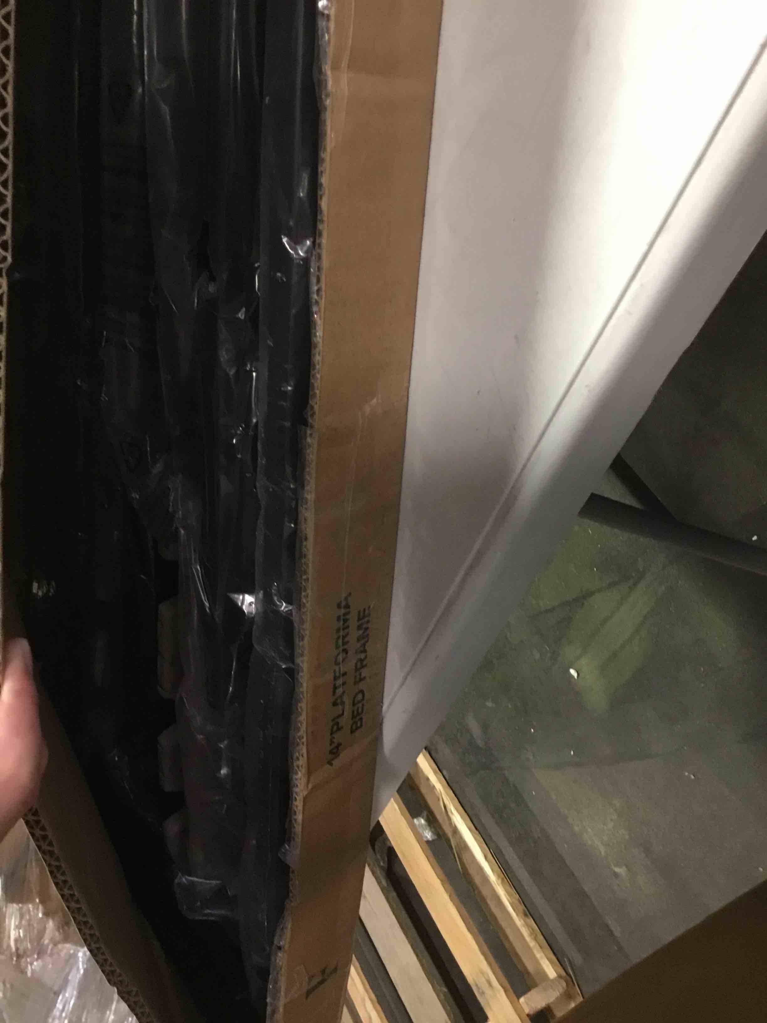 https://s3.amazonaws.com/lotting-images-prod/bidfta/RED5841610_1706023280055.jpeg