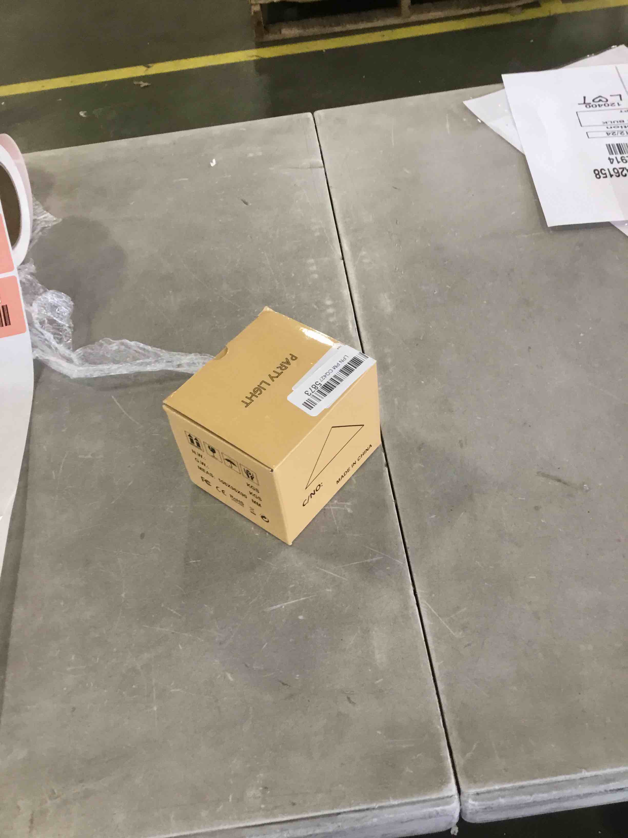 https://s3.amazonaws.com/lotting-images-prod/bidfta/RED5842281_1708022815045.jpeg