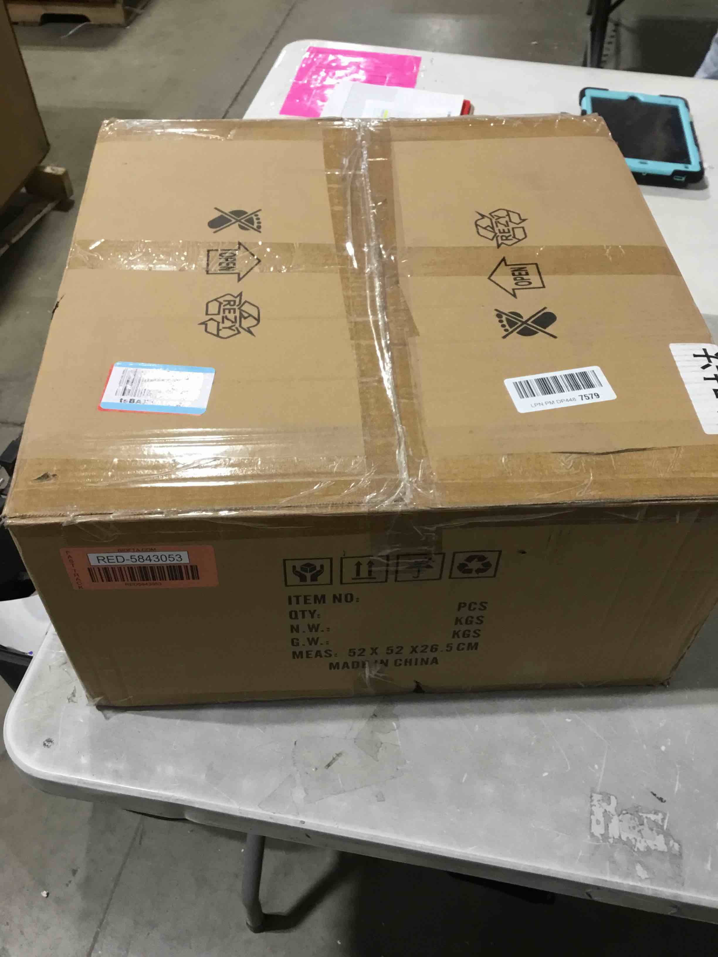 https://s3.amazonaws.com/lotting-images-prod/bidfta/RED5843053_1741272174346.jpeg