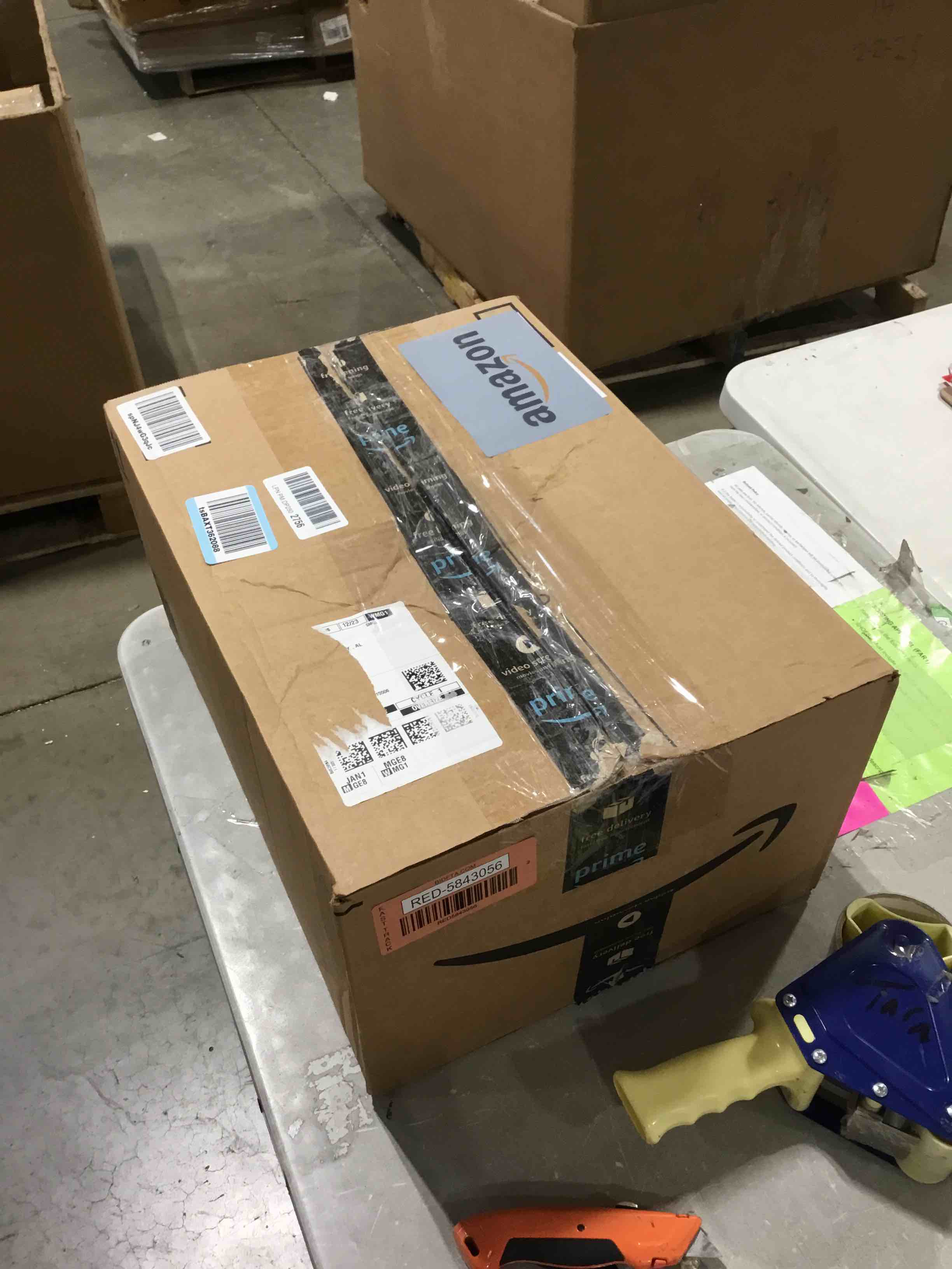 https://s3.amazonaws.com/lotting-images-prod/bidfta/RED5843056_1741272714101.jpeg