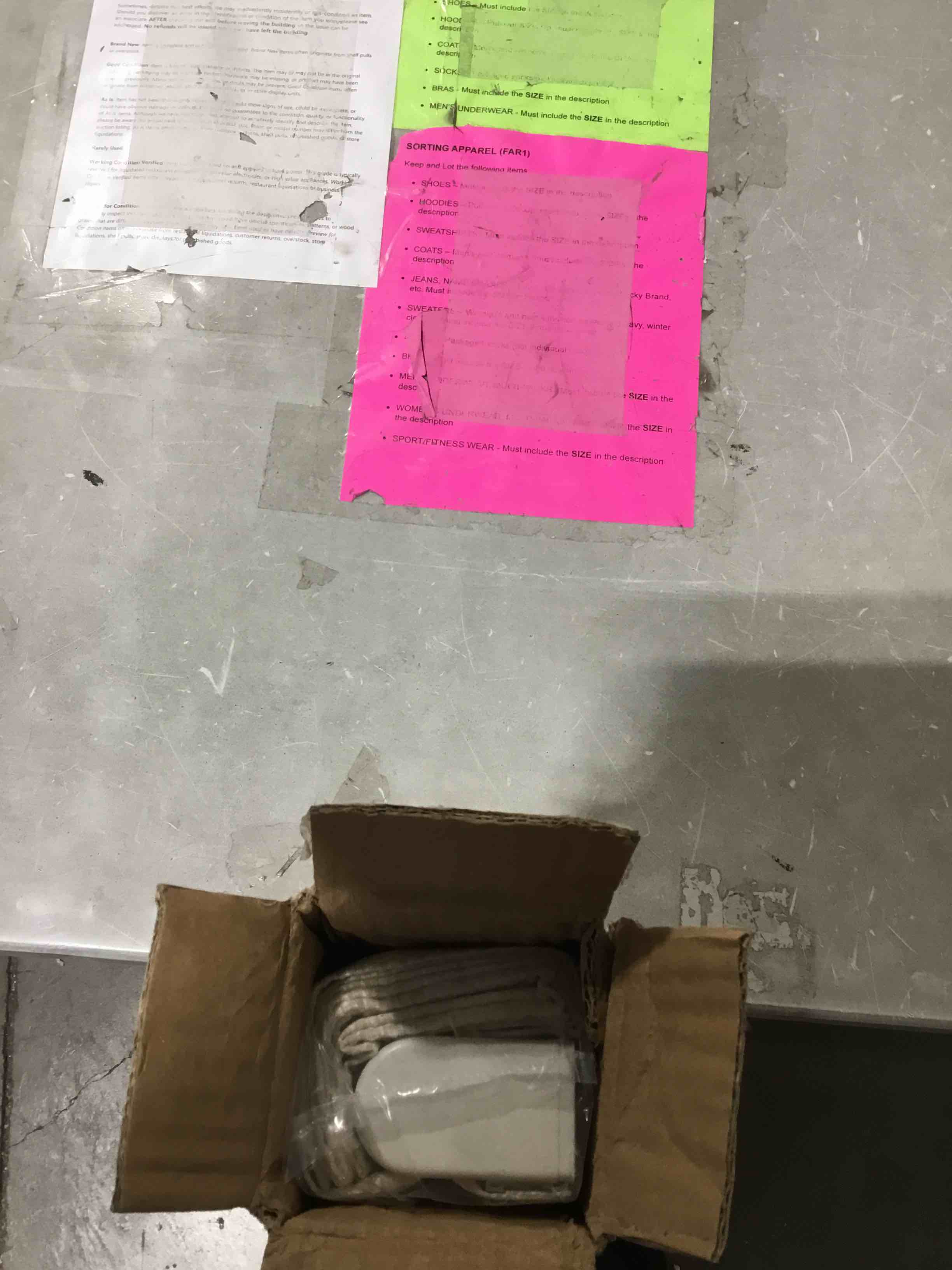https://s3.amazonaws.com/lotting-images-prod/bidfta/RED5843286_1742222883242.jpeg