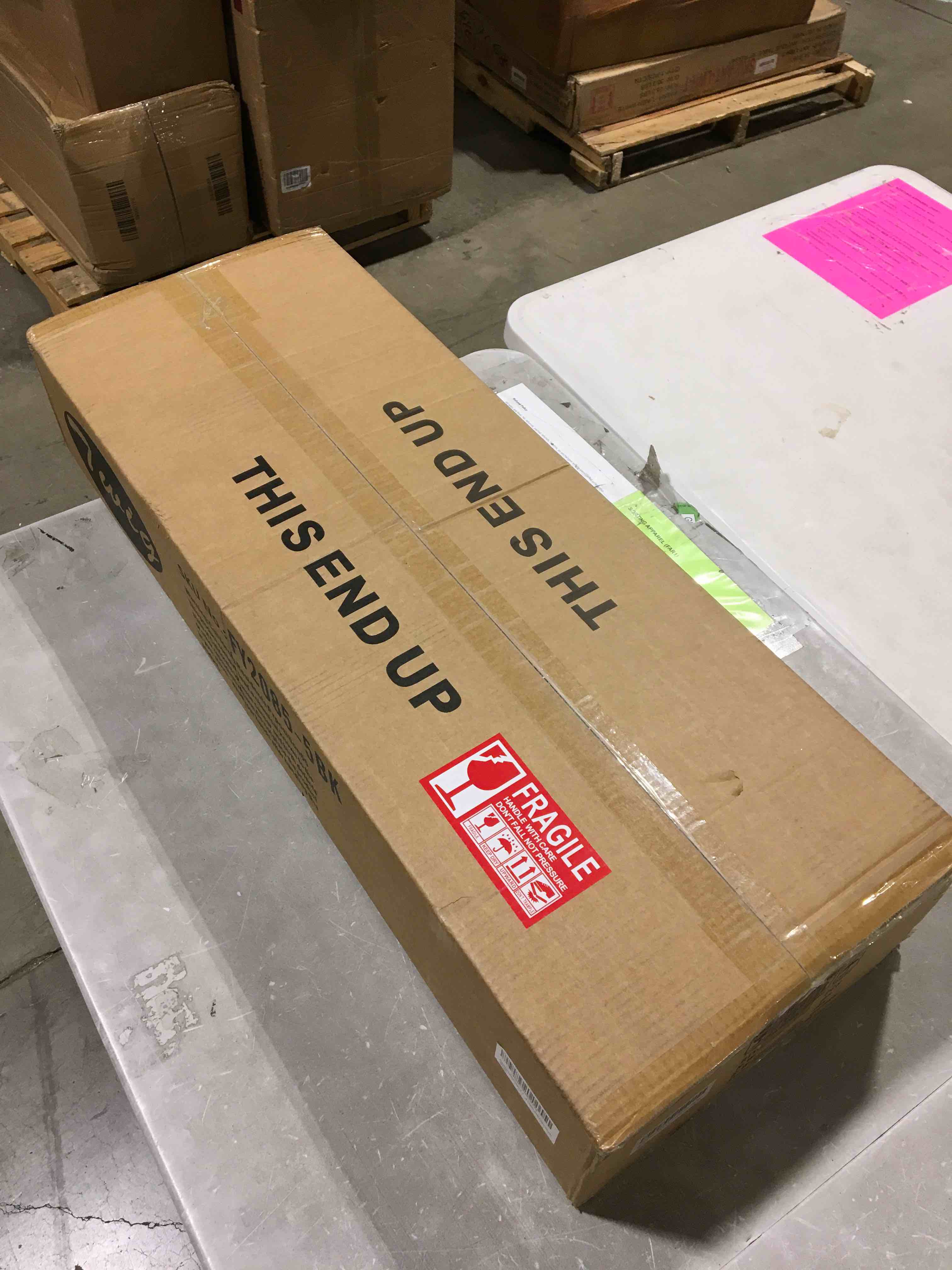 https://s3.amazonaws.com/lotting-images-prod/bidfta/RED5843421_1742384405536.jpeg