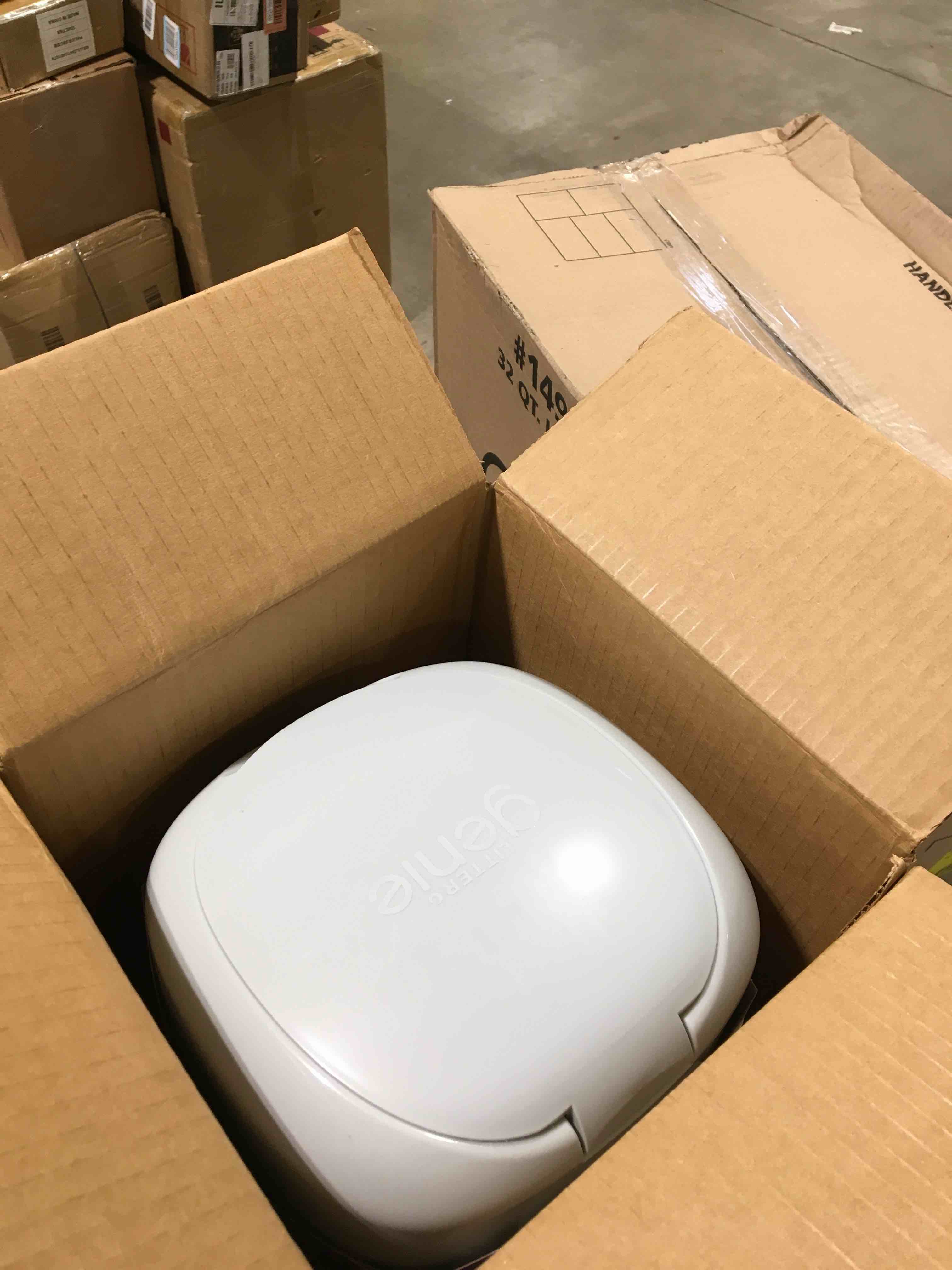 https://s3.amazonaws.com/lotting-images-prod/bidfta/RED5843432_1742386172380.jpeg