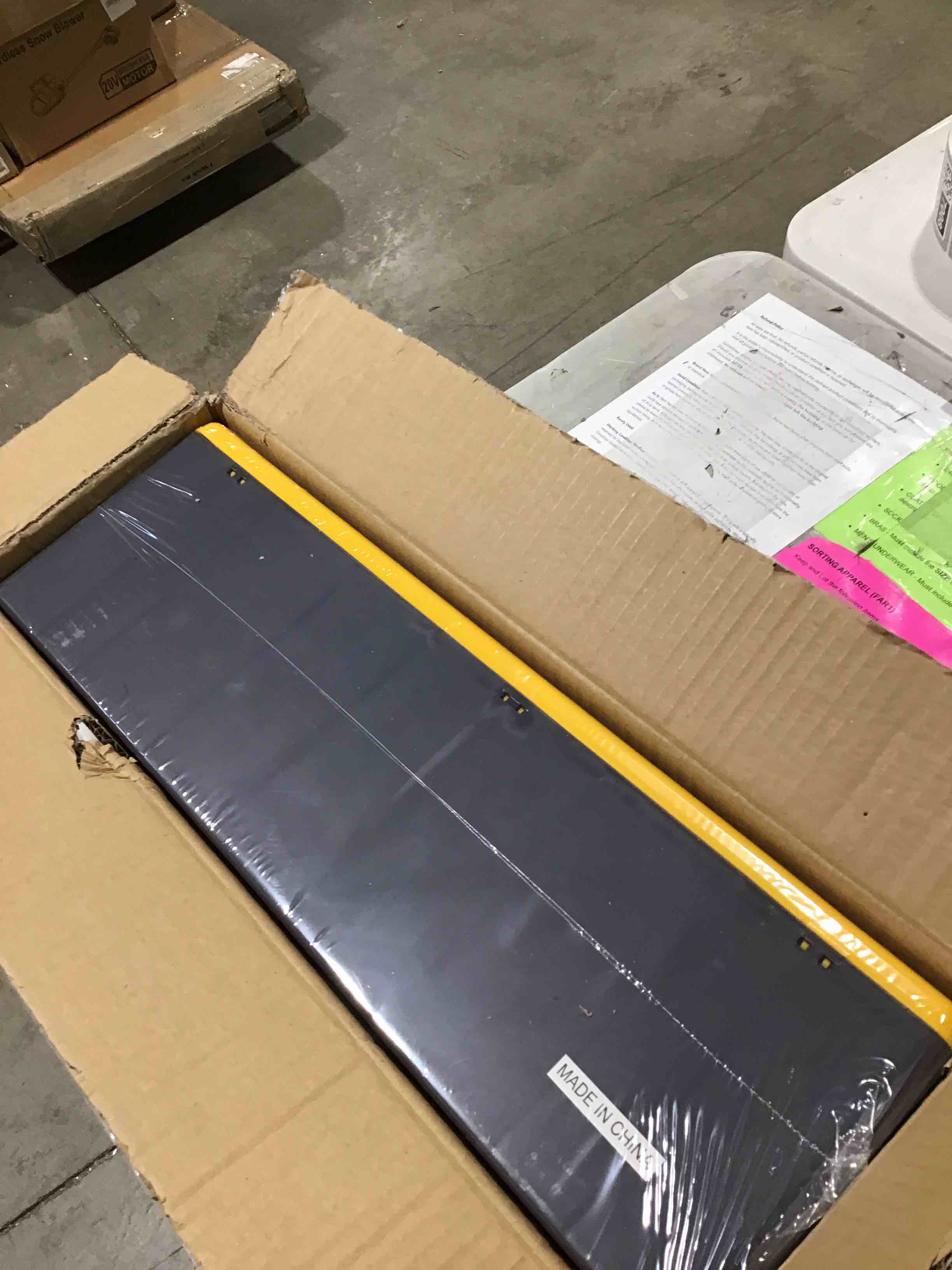 https://s3.amazonaws.com/lotting-images-prod/bidfta/RED5843585_1742477840955.jpeg