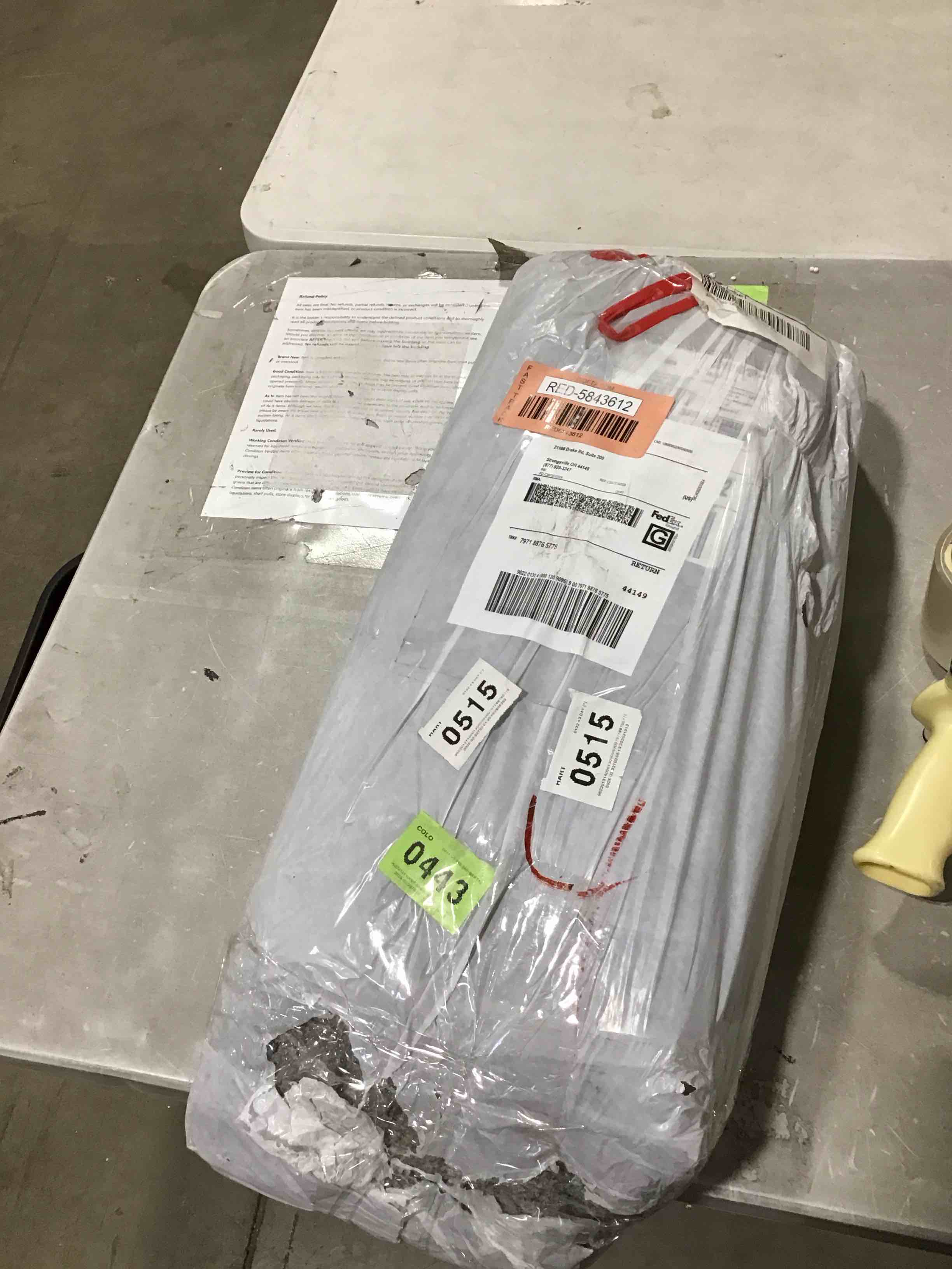 https://s3.amazonaws.com/lotting-images-prod/bidfta/RED5843612_1742482955400.jpeg