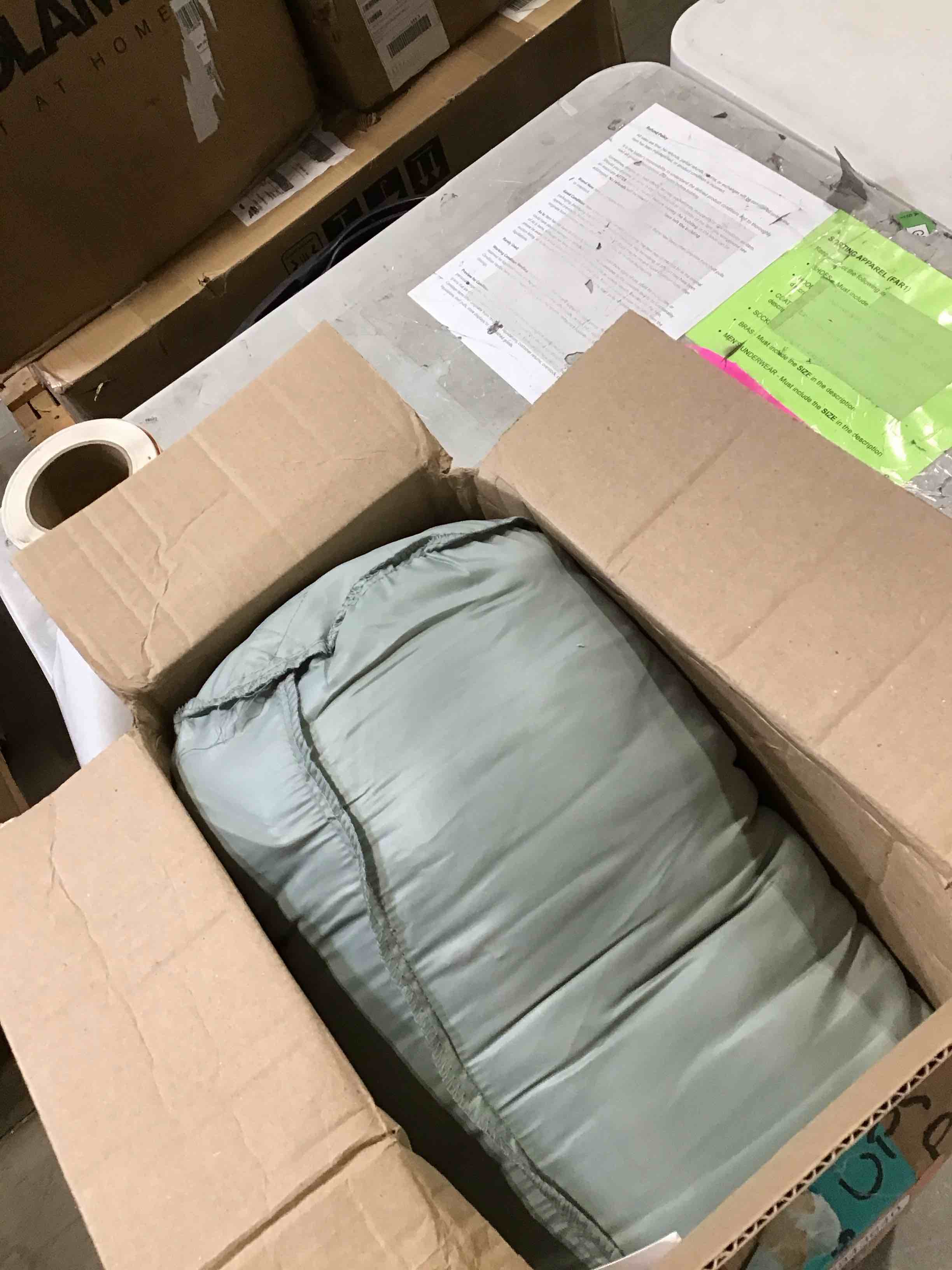 https://s3.amazonaws.com/lotting-images-prod/bidfta/RED5843640_1742491693628.jpeg