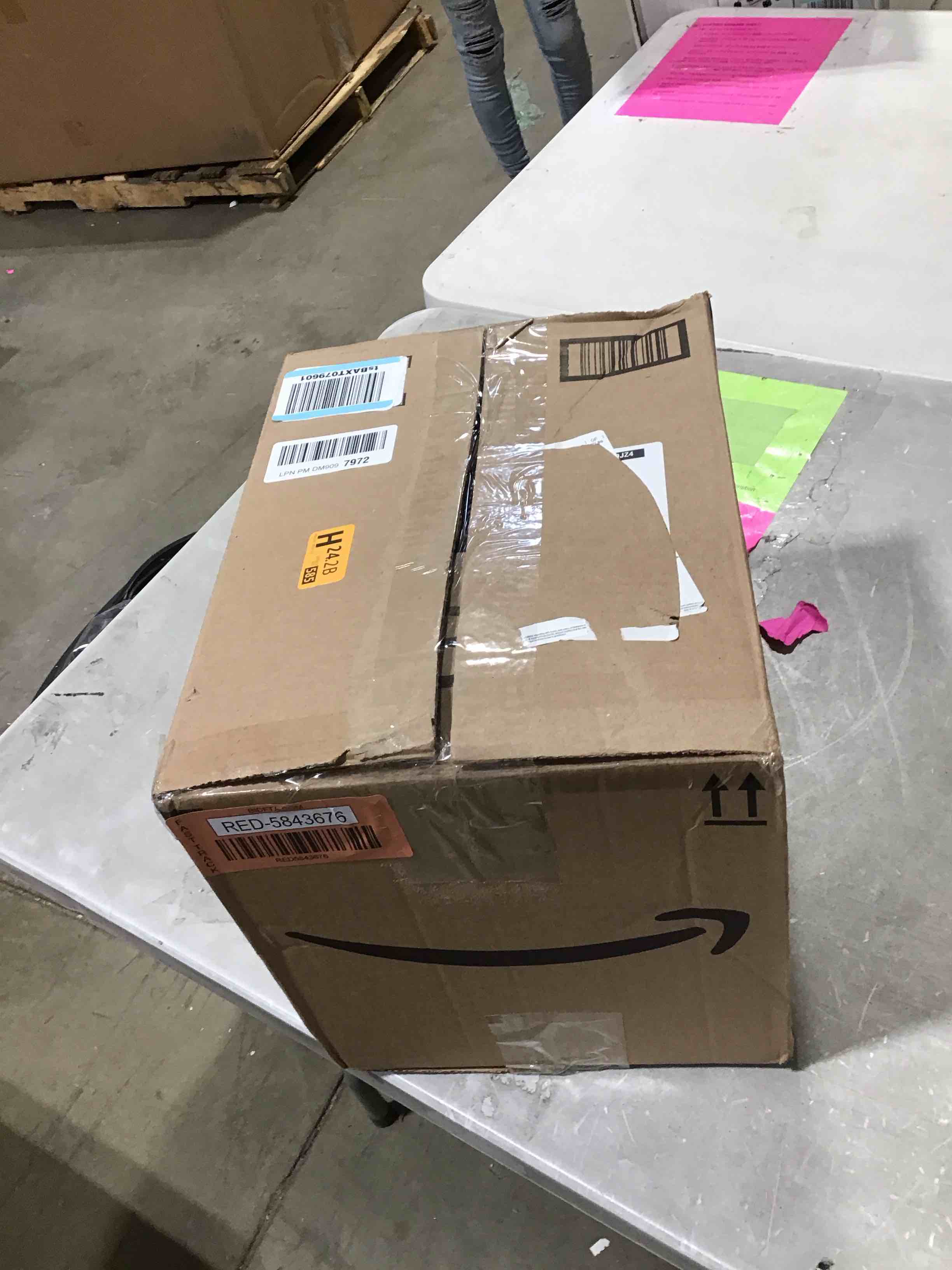 https://s3.amazonaws.com/lotting-images-prod/bidfta/RED5843676_1742497815030.jpeg