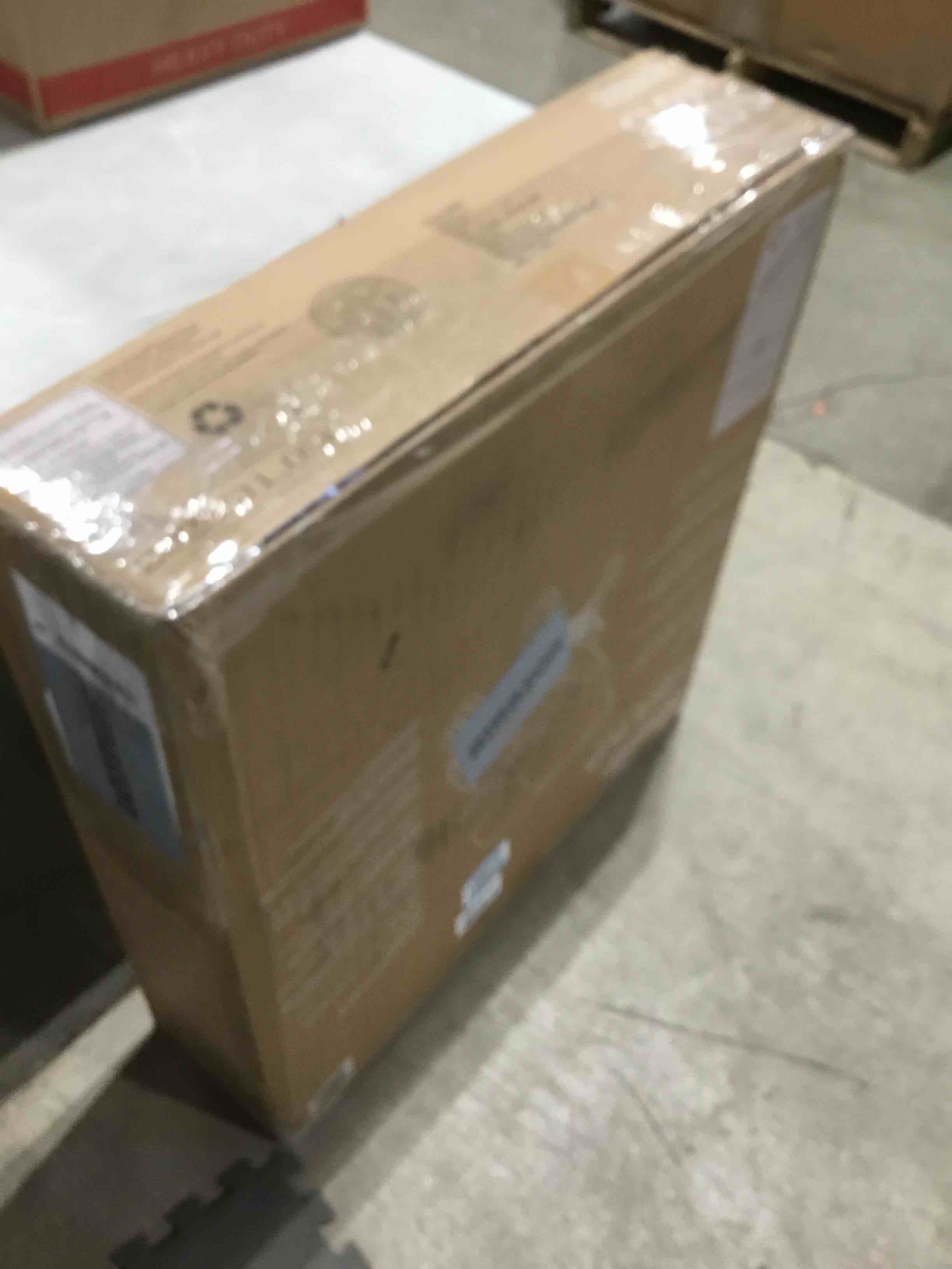https://s3.amazonaws.com/lotting-images-prod/bidfta/RED5843924_1743175164365.jpeg
