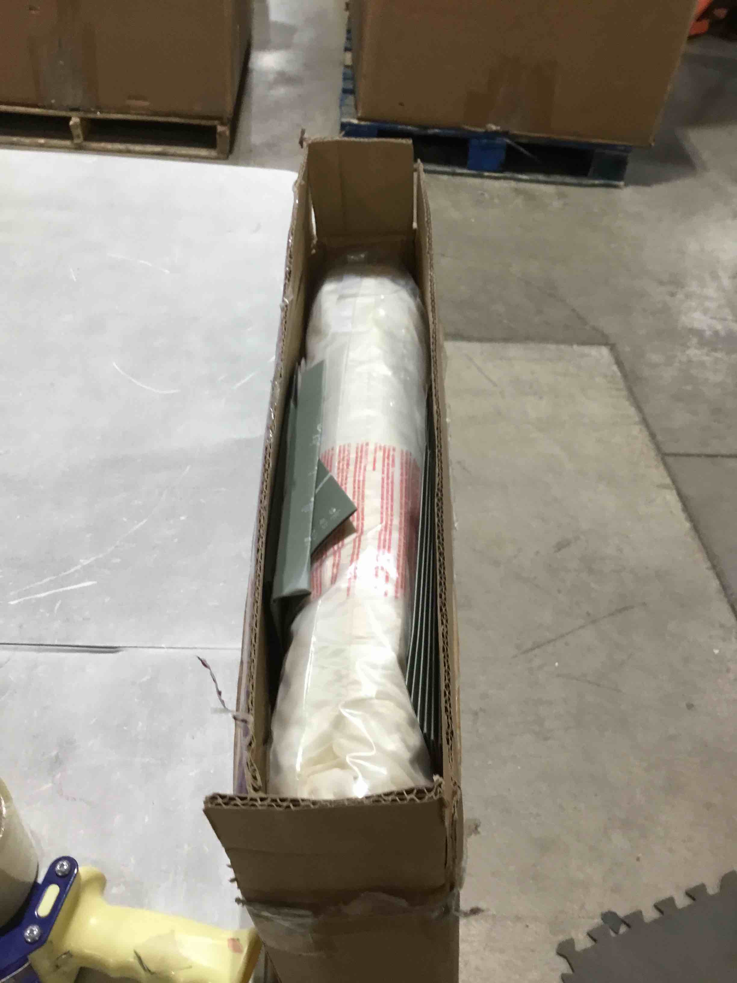https://s3.amazonaws.com/lotting-images-prod/bidfta/RED5843933_1743176691631.jpeg