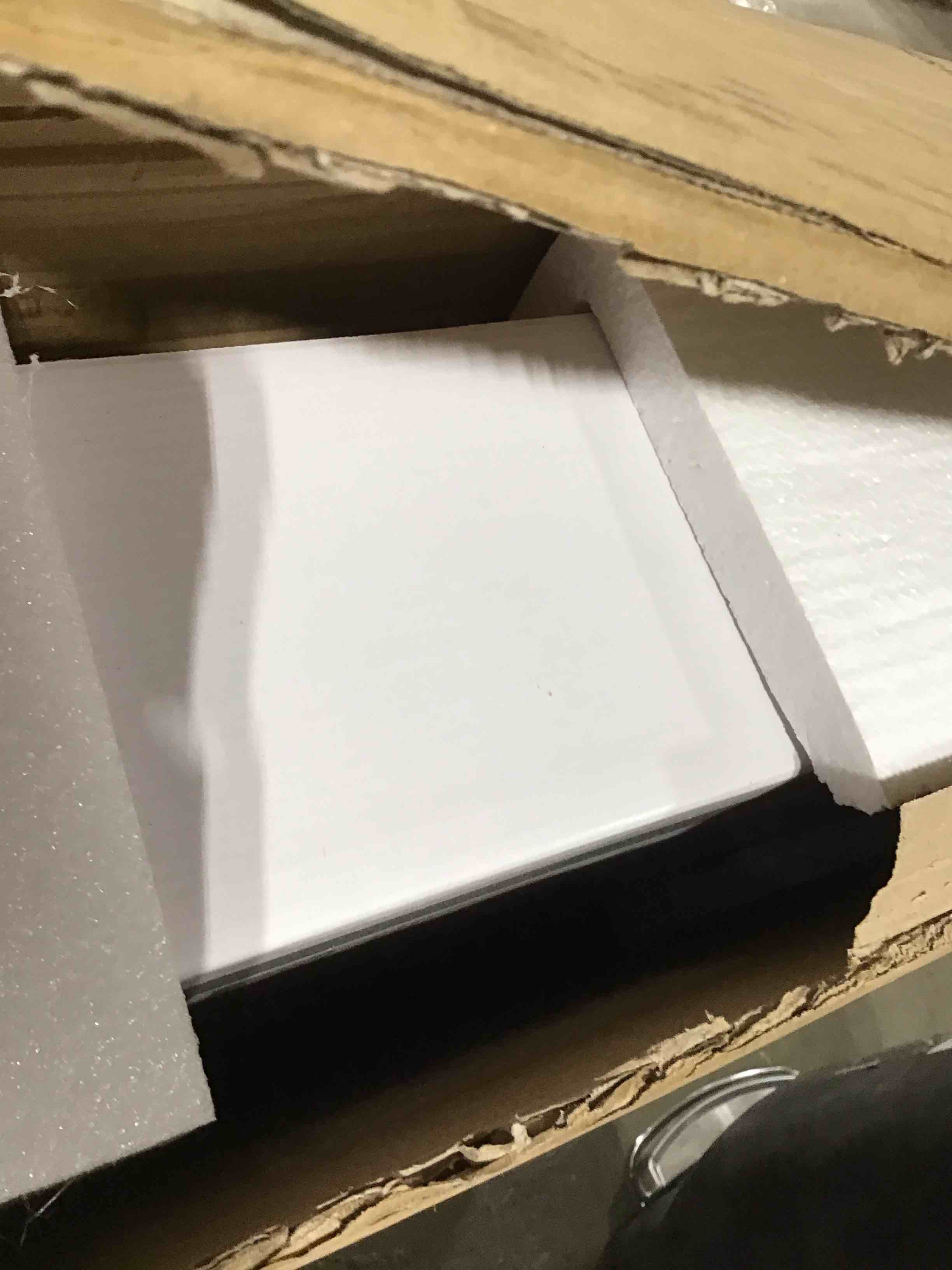 https://s3.amazonaws.com/lotting-images-prod/bidfta/RED5844395_1743612682749.jpeg