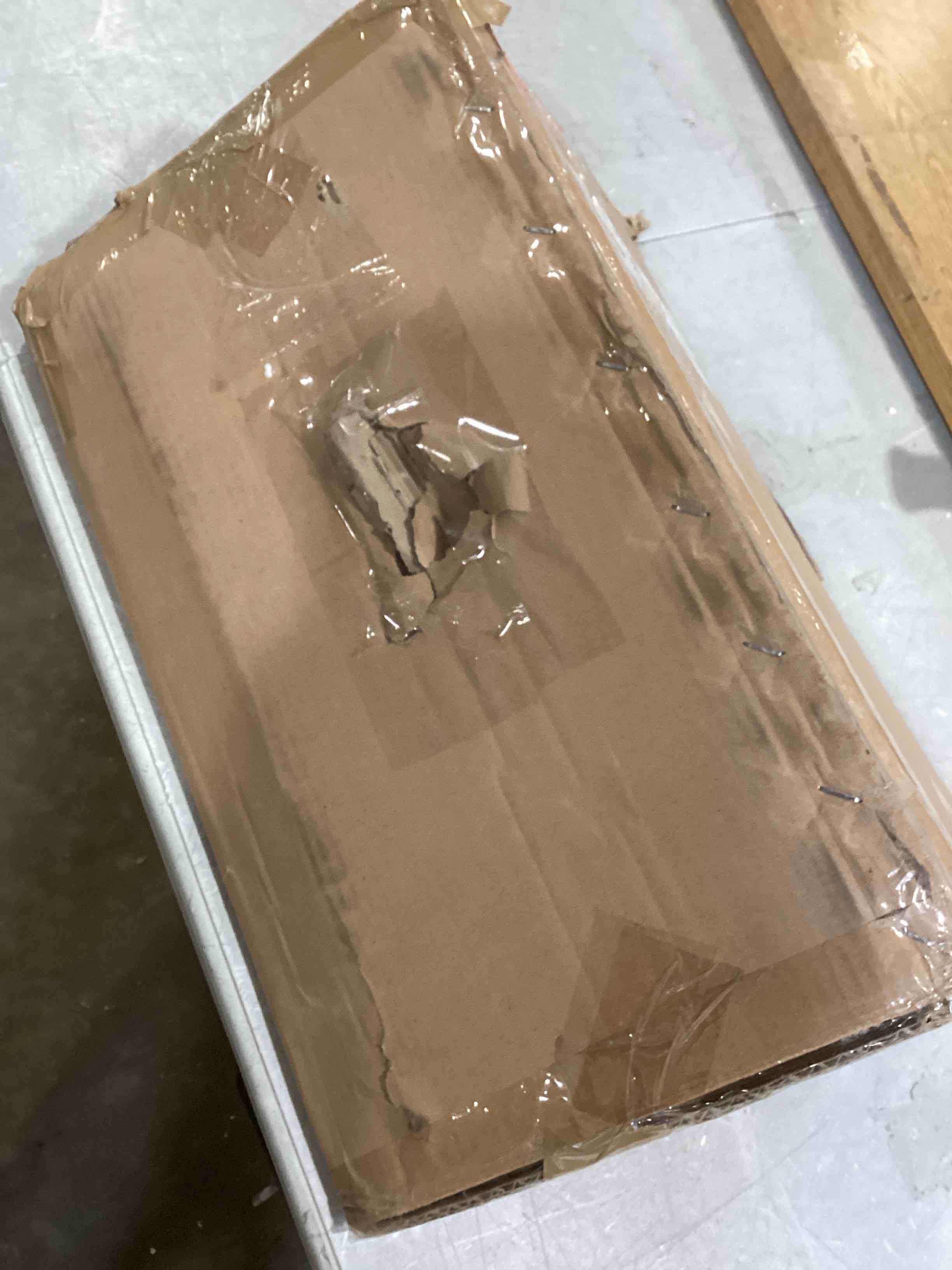 https://s3.amazonaws.com/lotting-images-prod/bidfta/RED5844747_1741627528693.jpeg