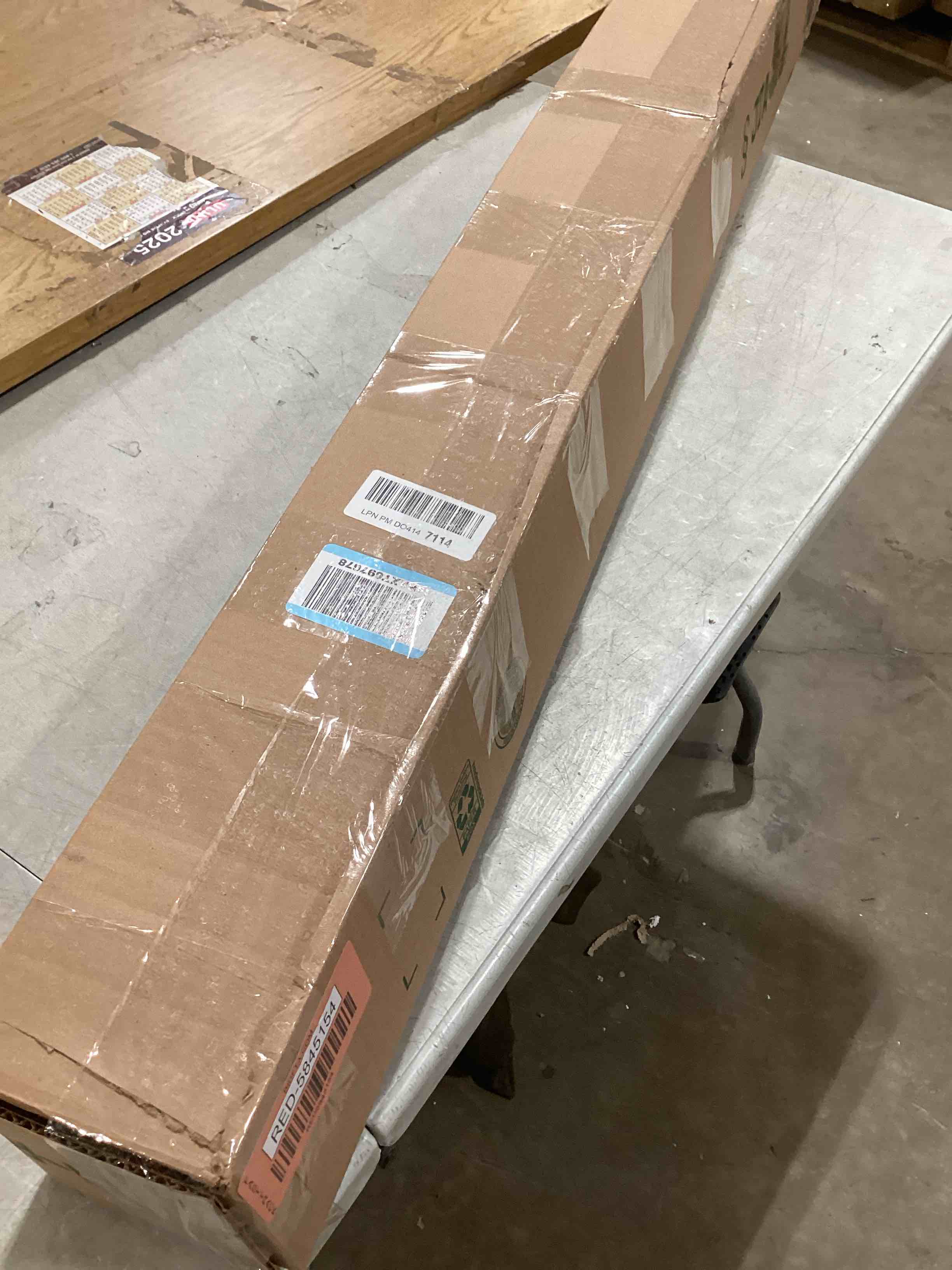 https://s3.amazonaws.com/lotting-images-prod/bidfta/RED5845154_1742393391110.jpeg