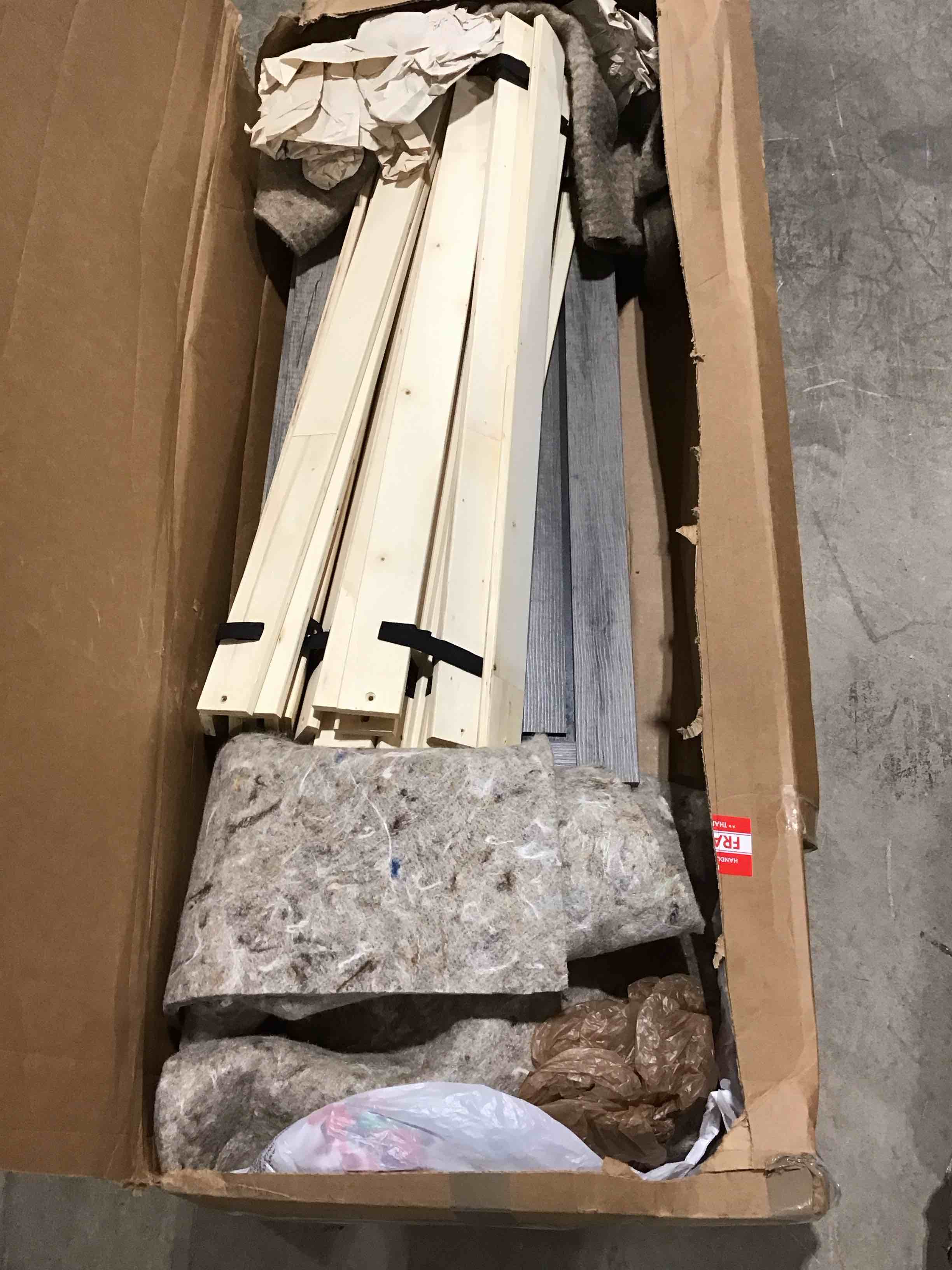 https://s3.amazonaws.com/lotting-images-prod/bidfta/RED5845291_1742489453443.jpeg