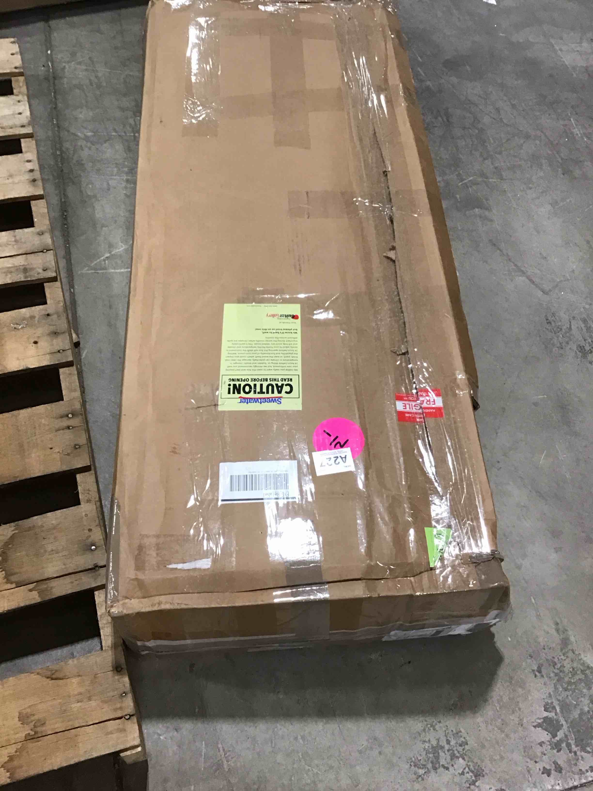 https://s3.amazonaws.com/lotting-images-prod/bidfta/RED5845291_1742489572471.jpeg
