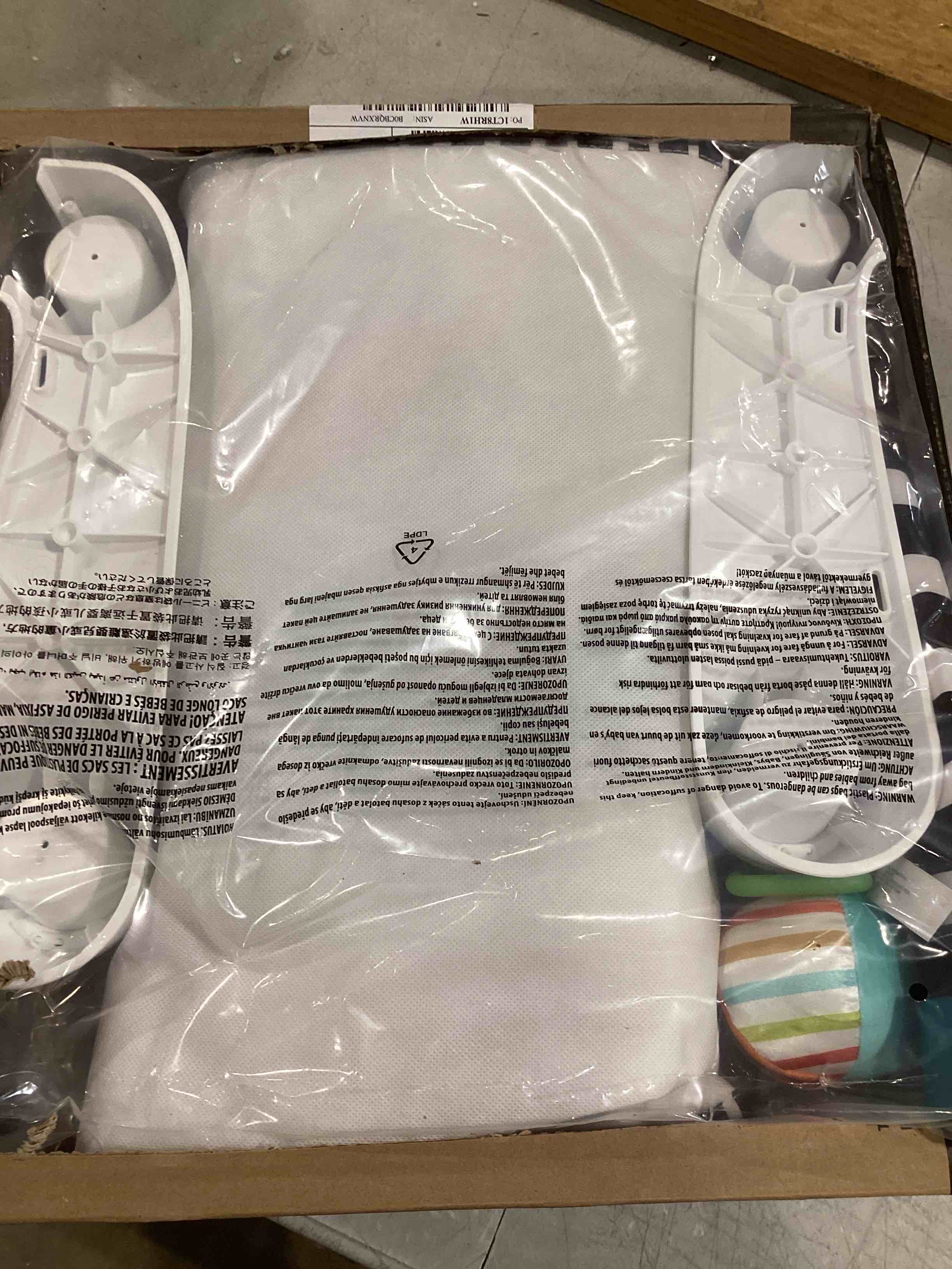 https://s3.amazonaws.com/lotting-images-prod/bidfta/RED5845296_1742492078032.jpeg