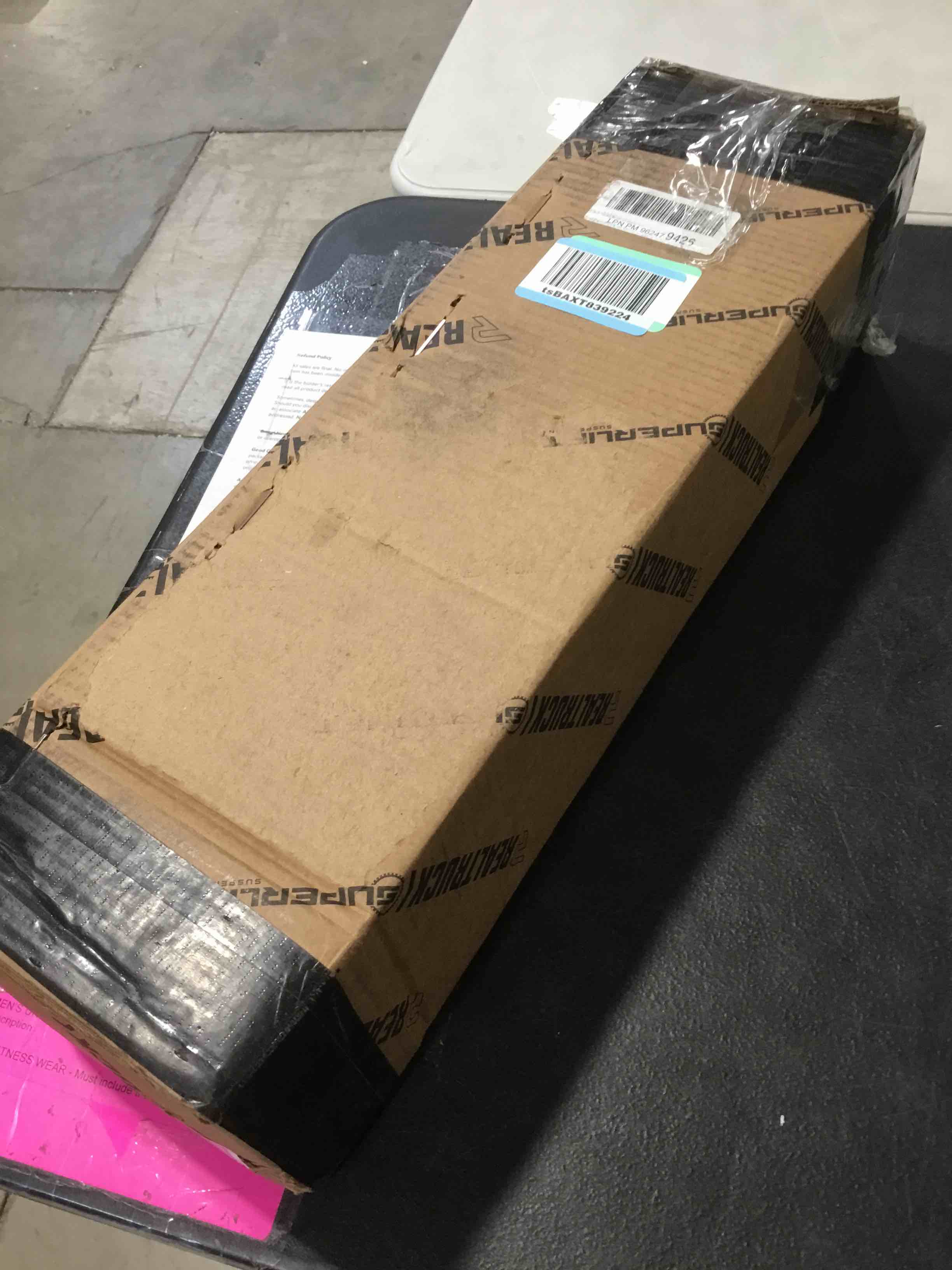 https://s3.amazonaws.com/lotting-images-prod/bidfta/RED5847027_1741887498180.jpeg