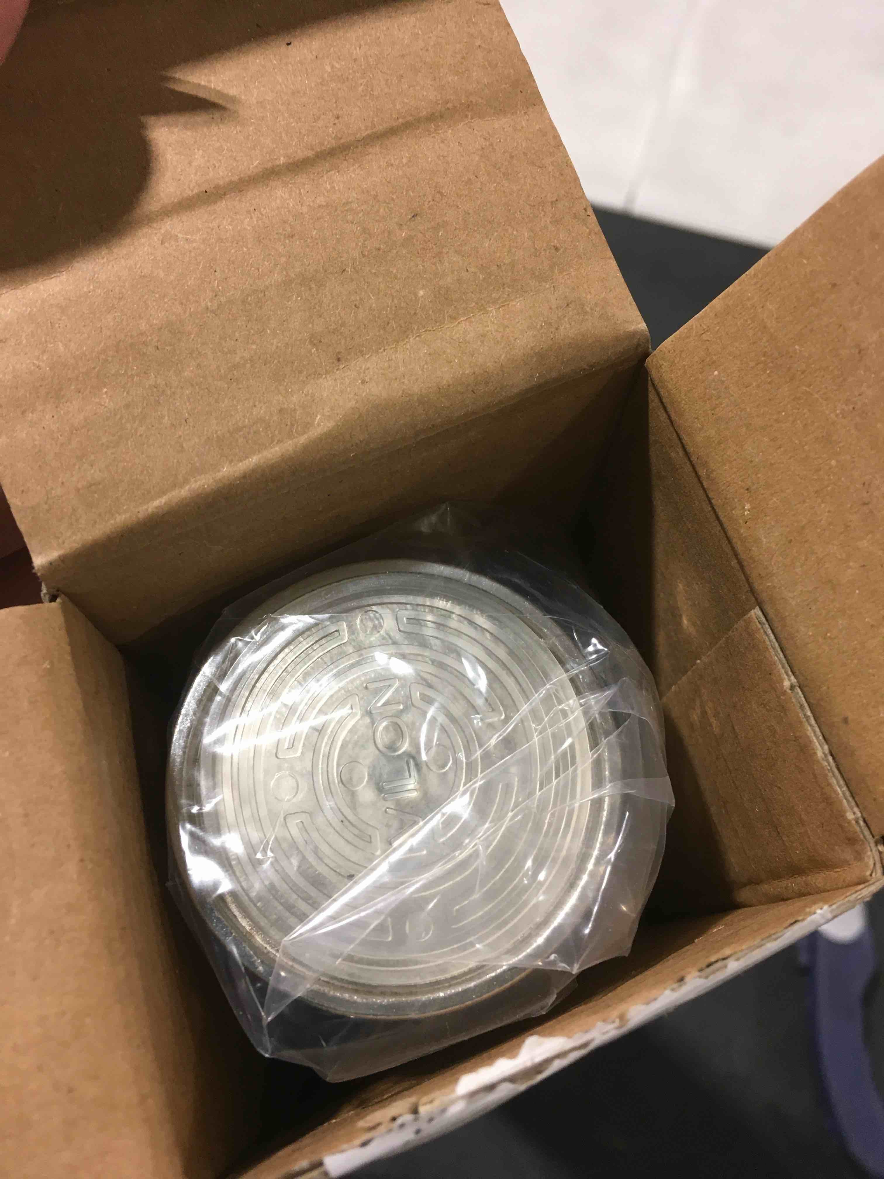 https://s3.amazonaws.com/lotting-images-prod/bidfta/RED5847203_1742210965110.jpeg