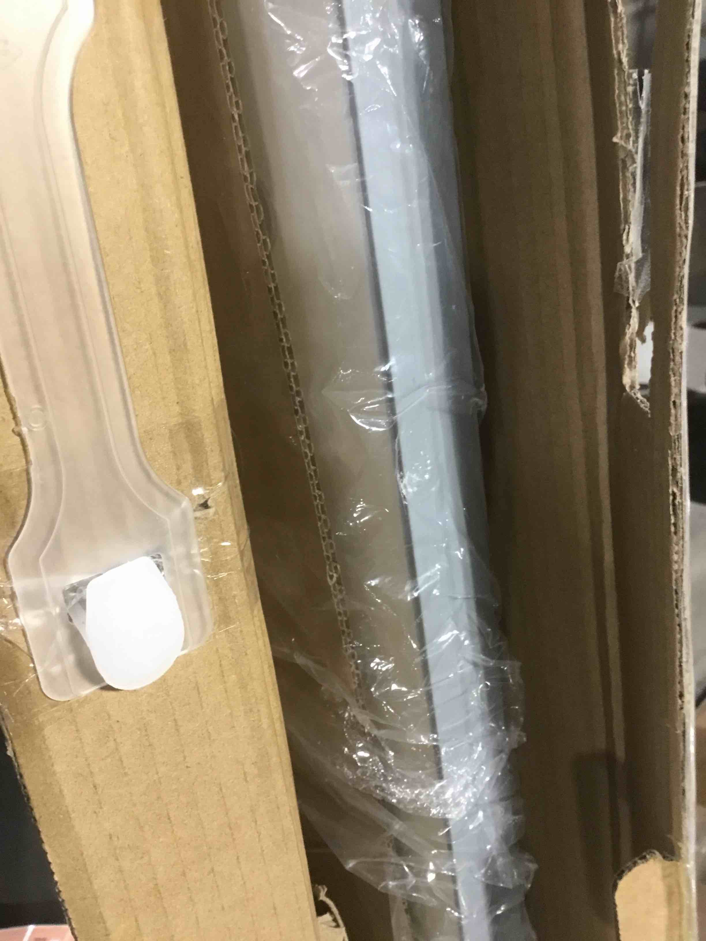 https://s3.amazonaws.com/lotting-images-prod/bidfta/RED5847275_1742232163585.jpeg