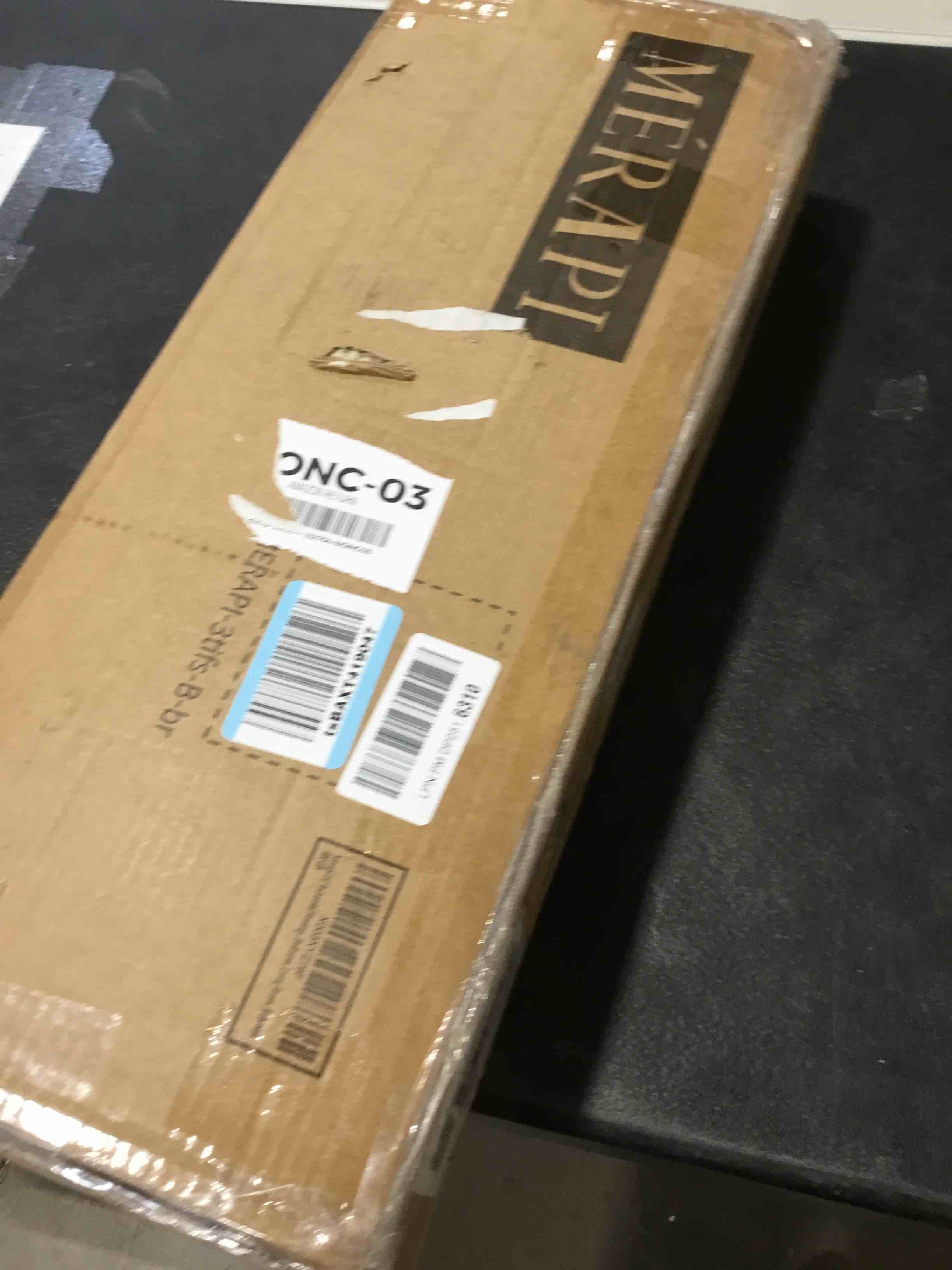 https://s3.amazonaws.com/lotting-images-prod/bidfta/RED5847367_1742304380464.jpeg