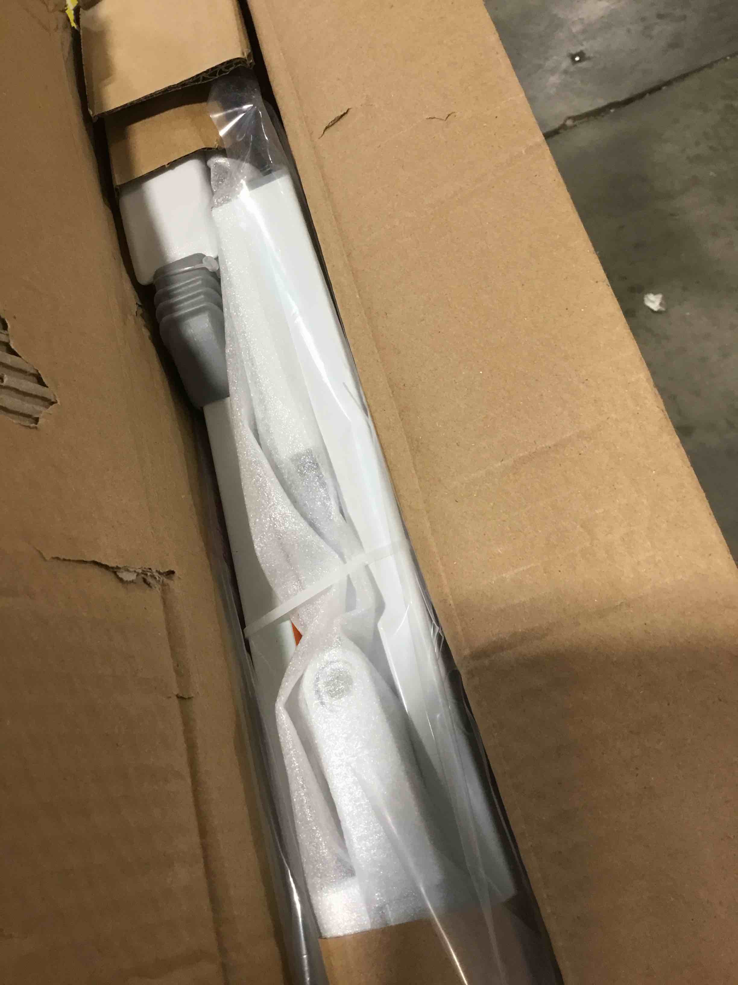 https://s3.amazonaws.com/lotting-images-prod/bidfta/RED5847415_1742311881748.jpeg