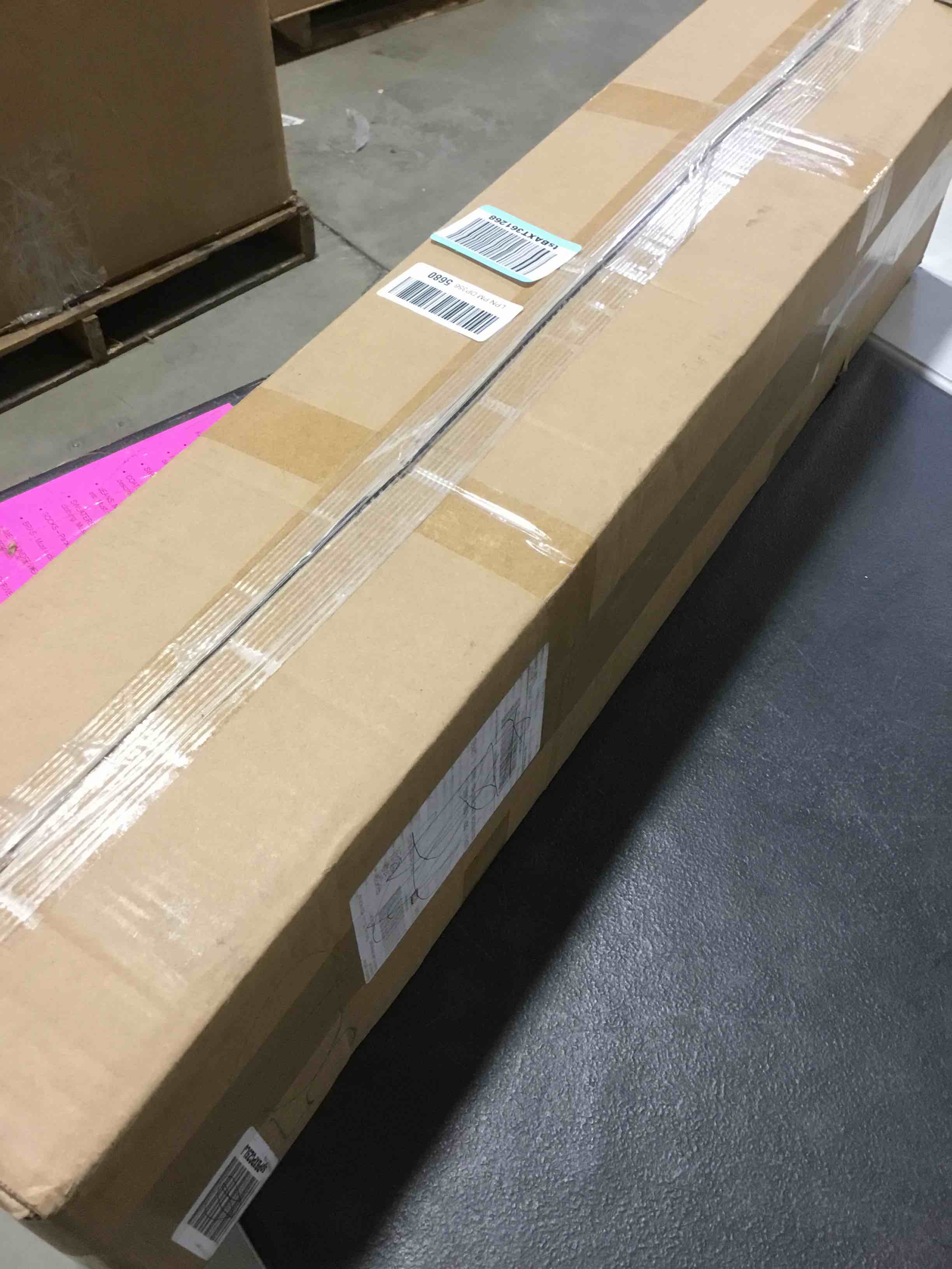 https://s3.amazonaws.com/lotting-images-prod/bidfta/RED5847708_1742491428839.jpeg