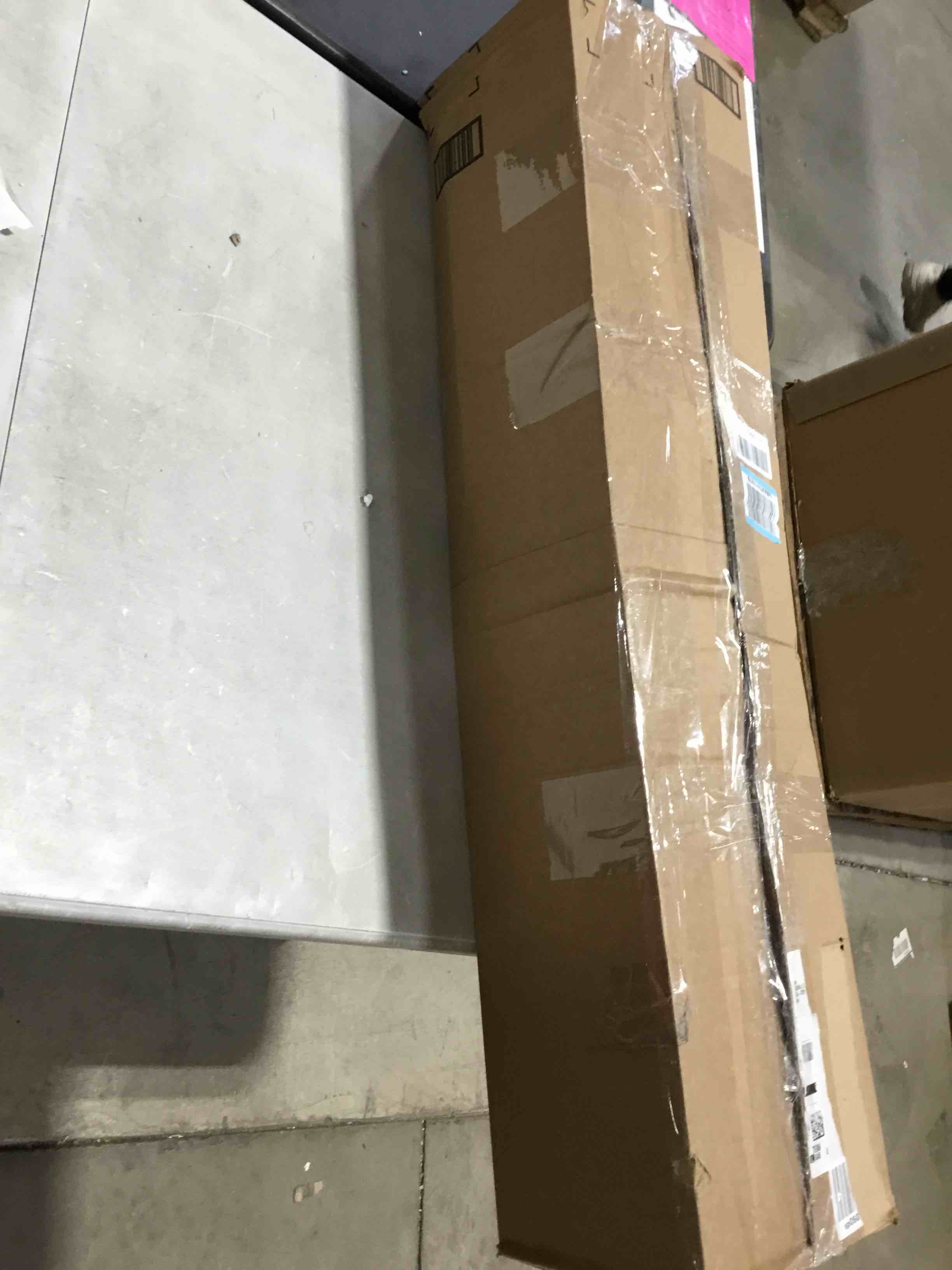 https://s3.amazonaws.com/lotting-images-prod/bidfta/RED5847714_1742490810479.jpeg