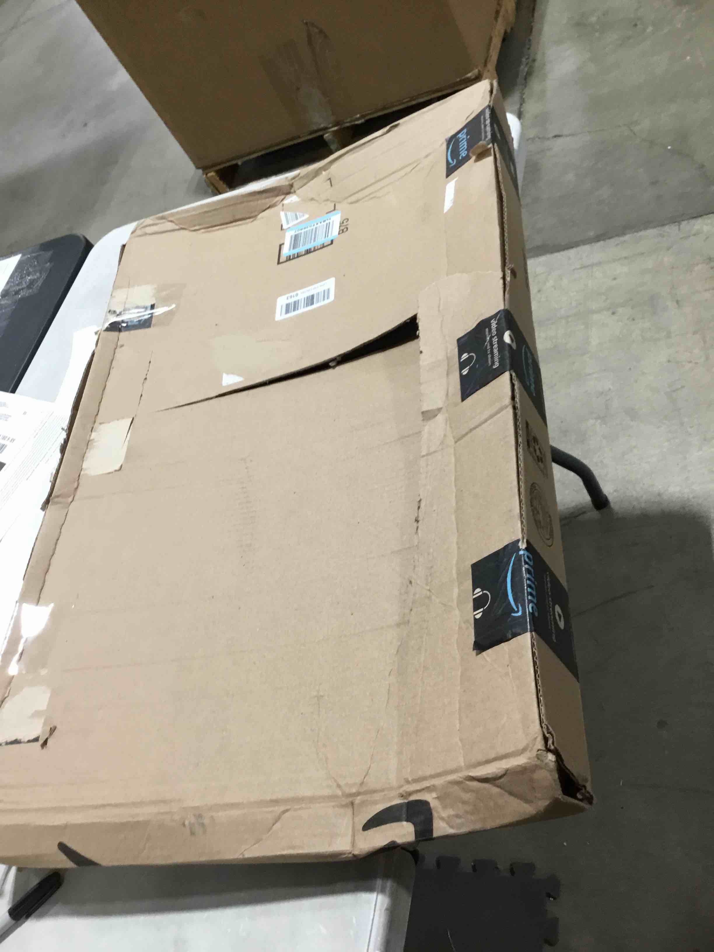 https://s3.amazonaws.com/lotting-images-prod/bidfta/RED5847764_1742492883640.jpeg