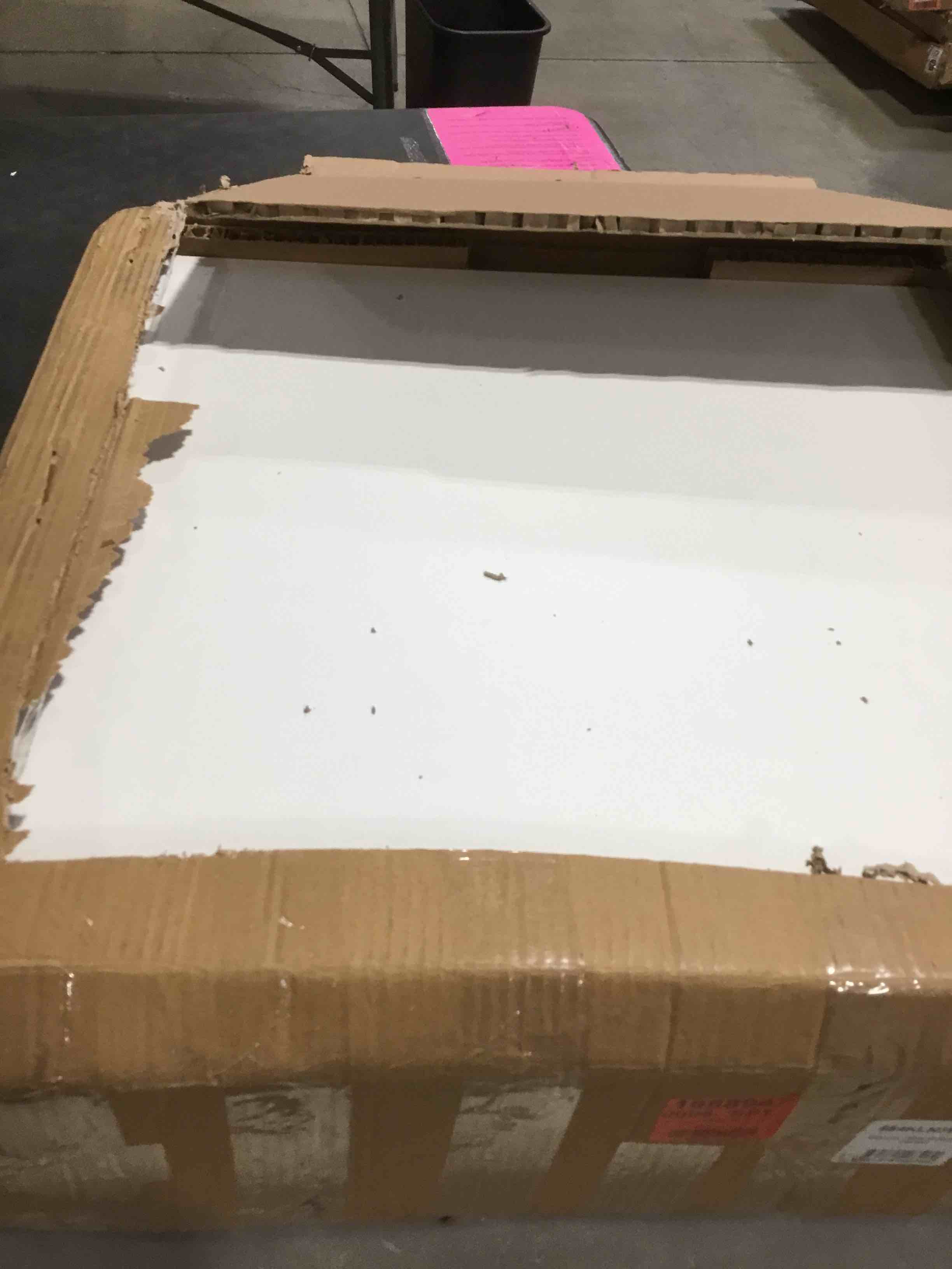 https://s3.amazonaws.com/lotting-images-prod/bidfta/RED5848160_1742823271808.jpeg
