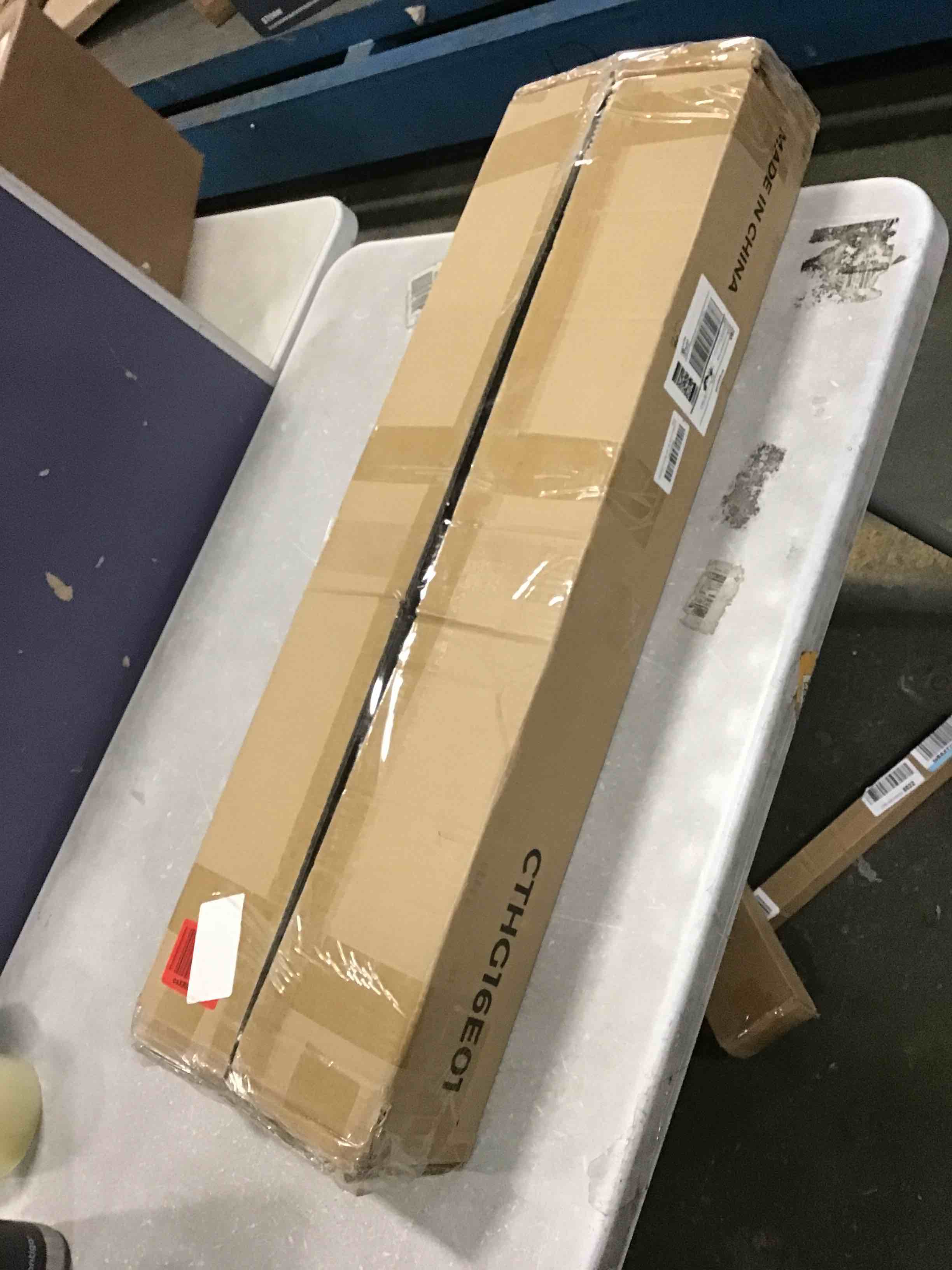 https://s3.amazonaws.com/lotting-images-prod/bidfta/RED5848960_1705495352768.jpeg
