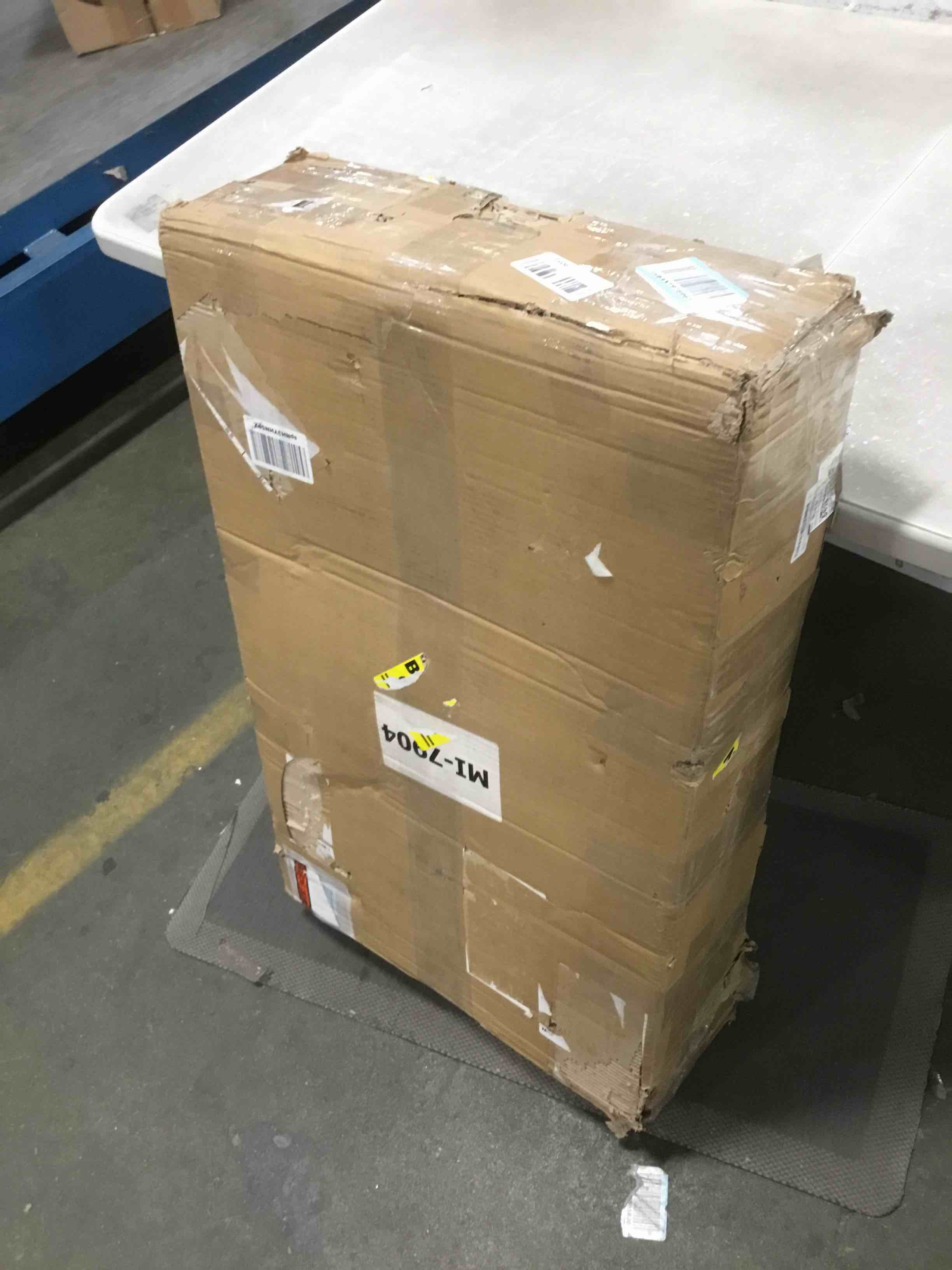 https://s3.amazonaws.com/lotting-images-prod/bidfta/RED5849201_1705582349473.jpeg