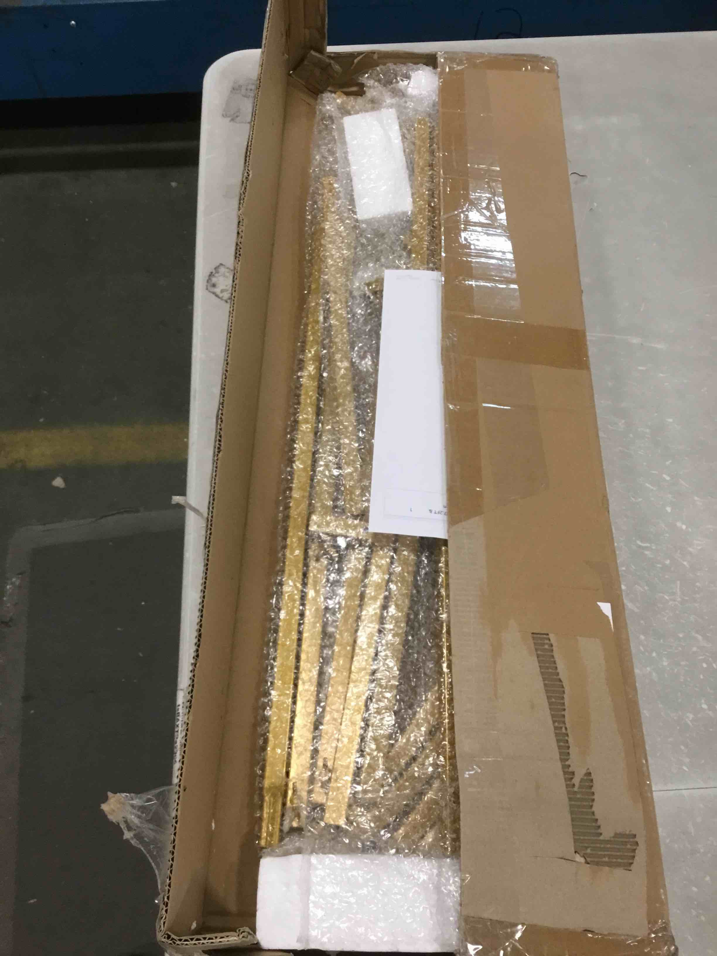 https://s3.amazonaws.com/lotting-images-prod/bidfta/RED5849235_1705588348890.jpeg