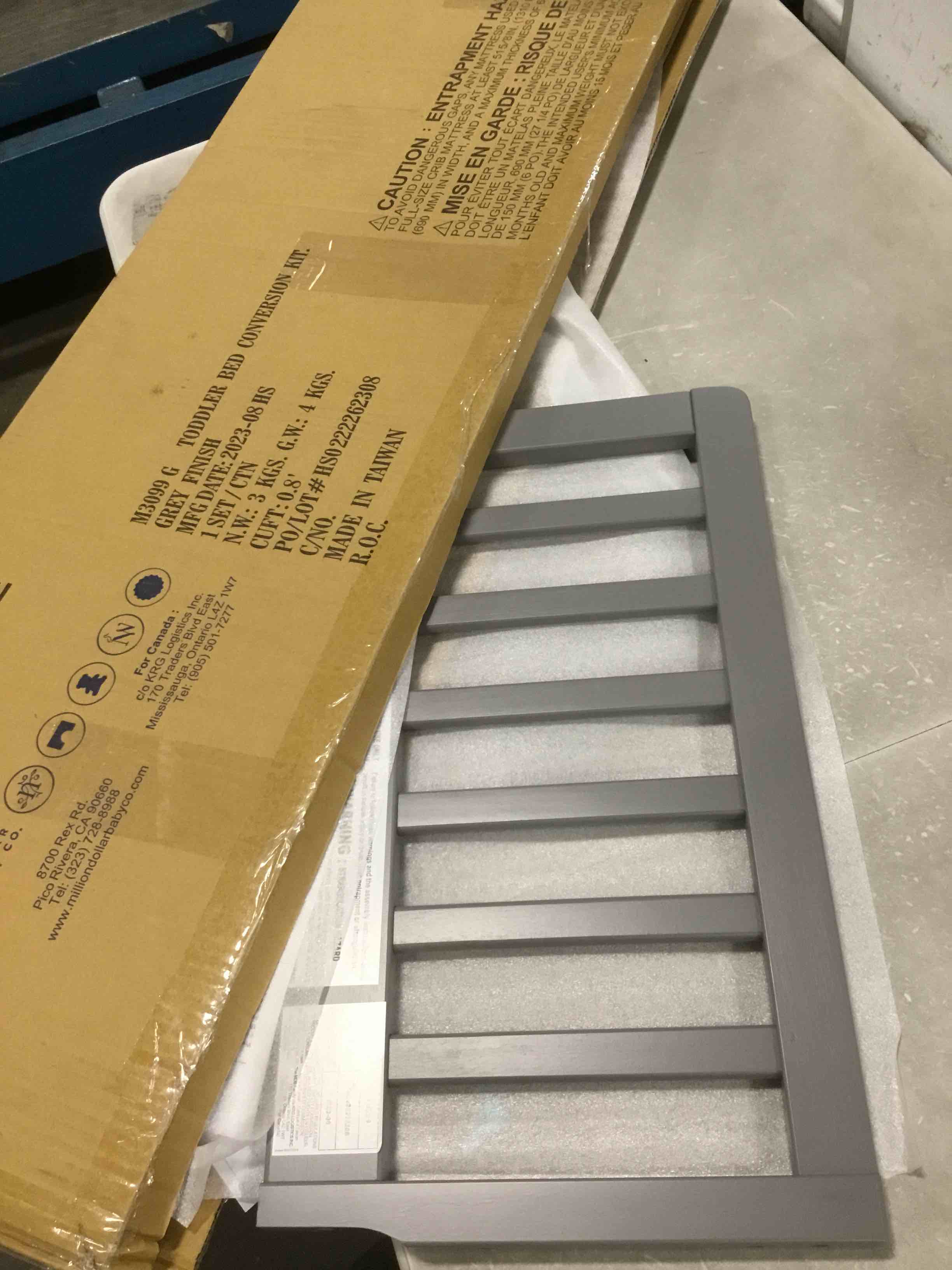 https://s3.amazonaws.com/lotting-images-prod/bidfta/RED5849238_1705588723211.jpeg