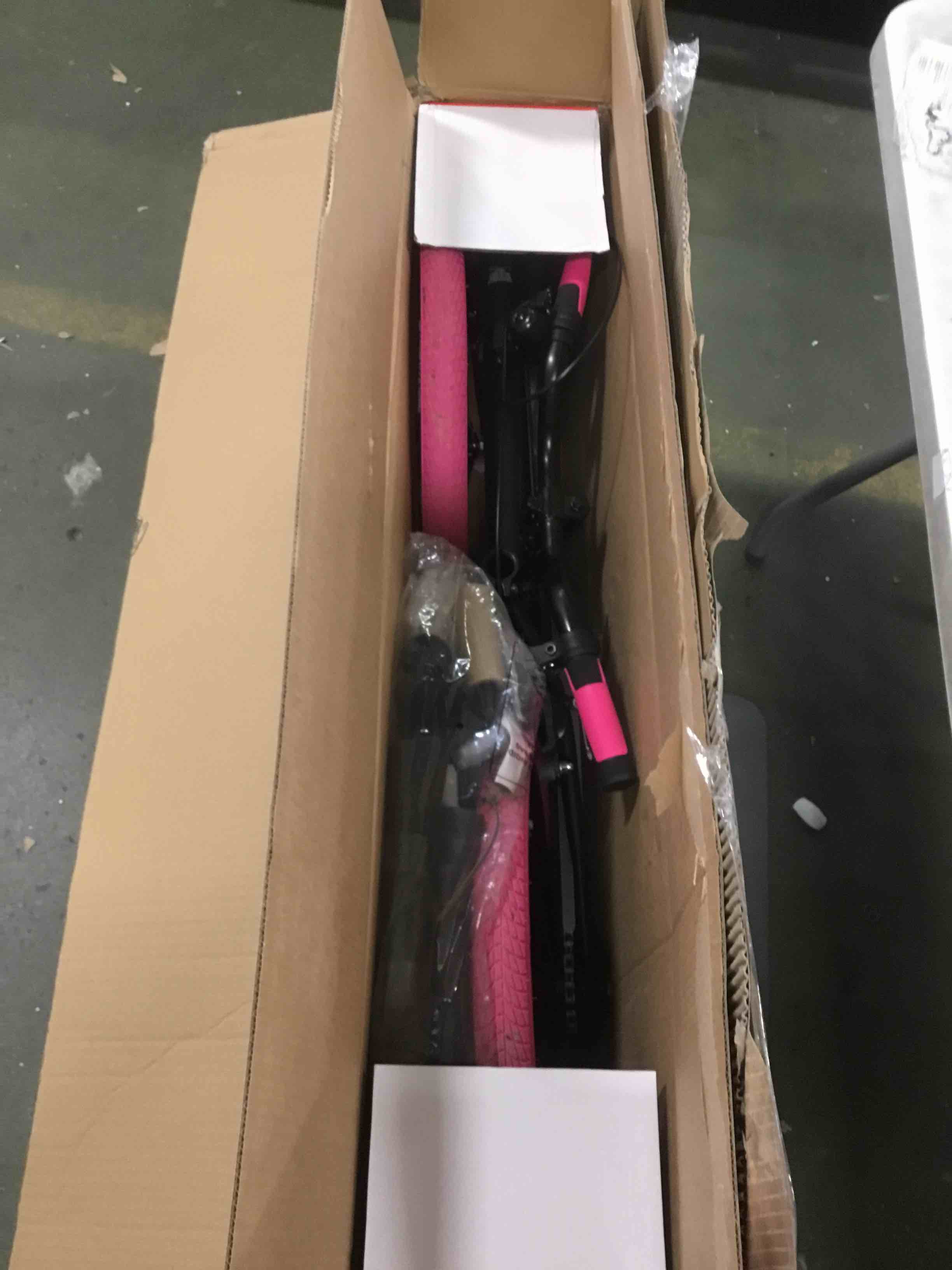 https://s3.amazonaws.com/lotting-images-prod/bidfta/RED5849684_1705937166199.jpeg
