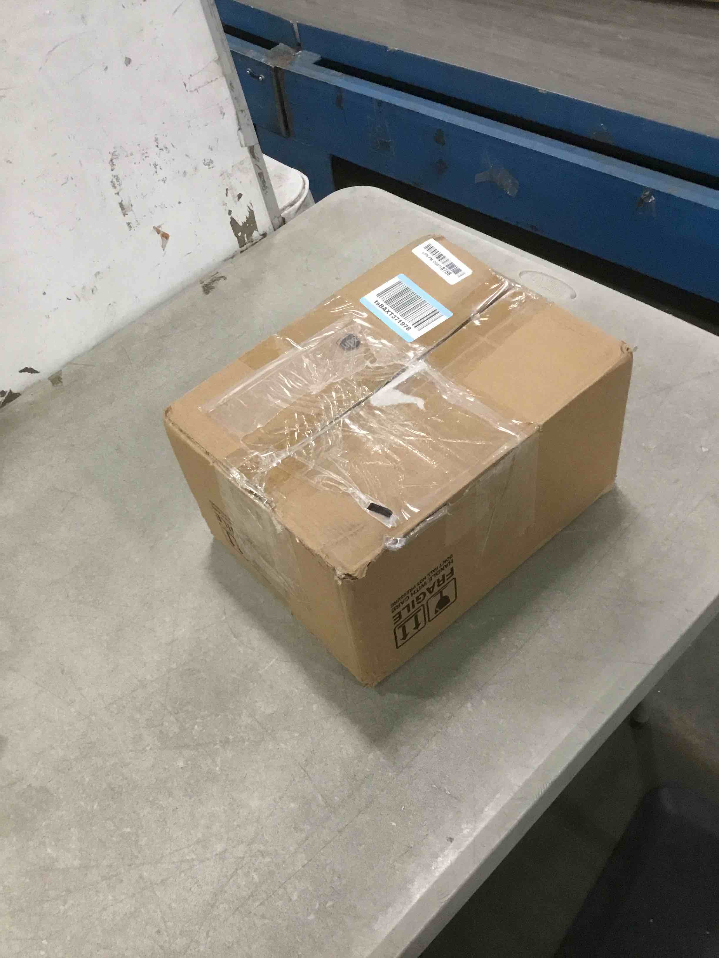 https://s3.amazonaws.com/lotting-images-prod/bidfta/RED5849814_1706013476339.jpeg